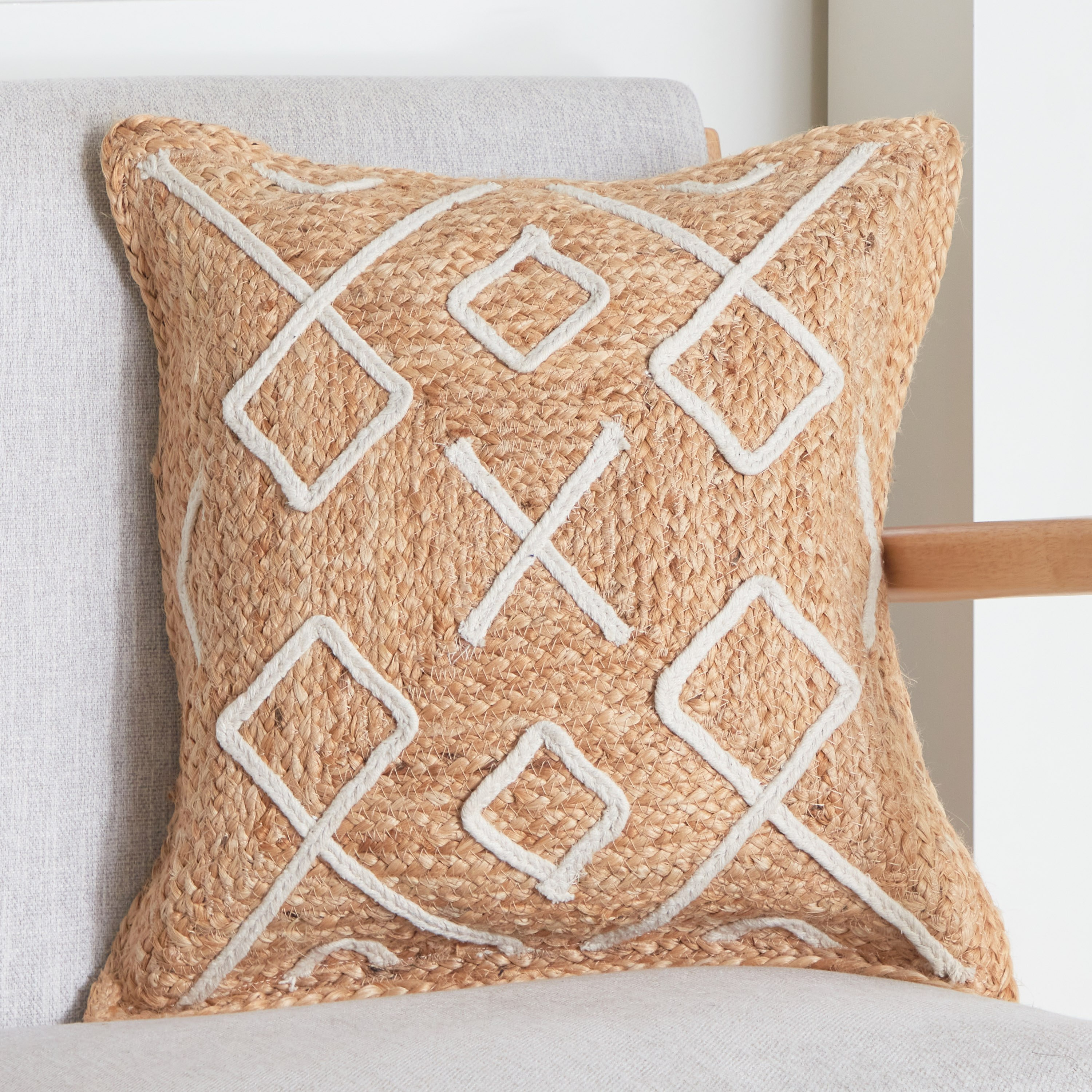 وسادة محشوة بالجوت مصنوعة يدوياً من إيكو - 45x45 سم-hbxlivingroom-furnishings-cushionsandcovers-filledcushions-image-1