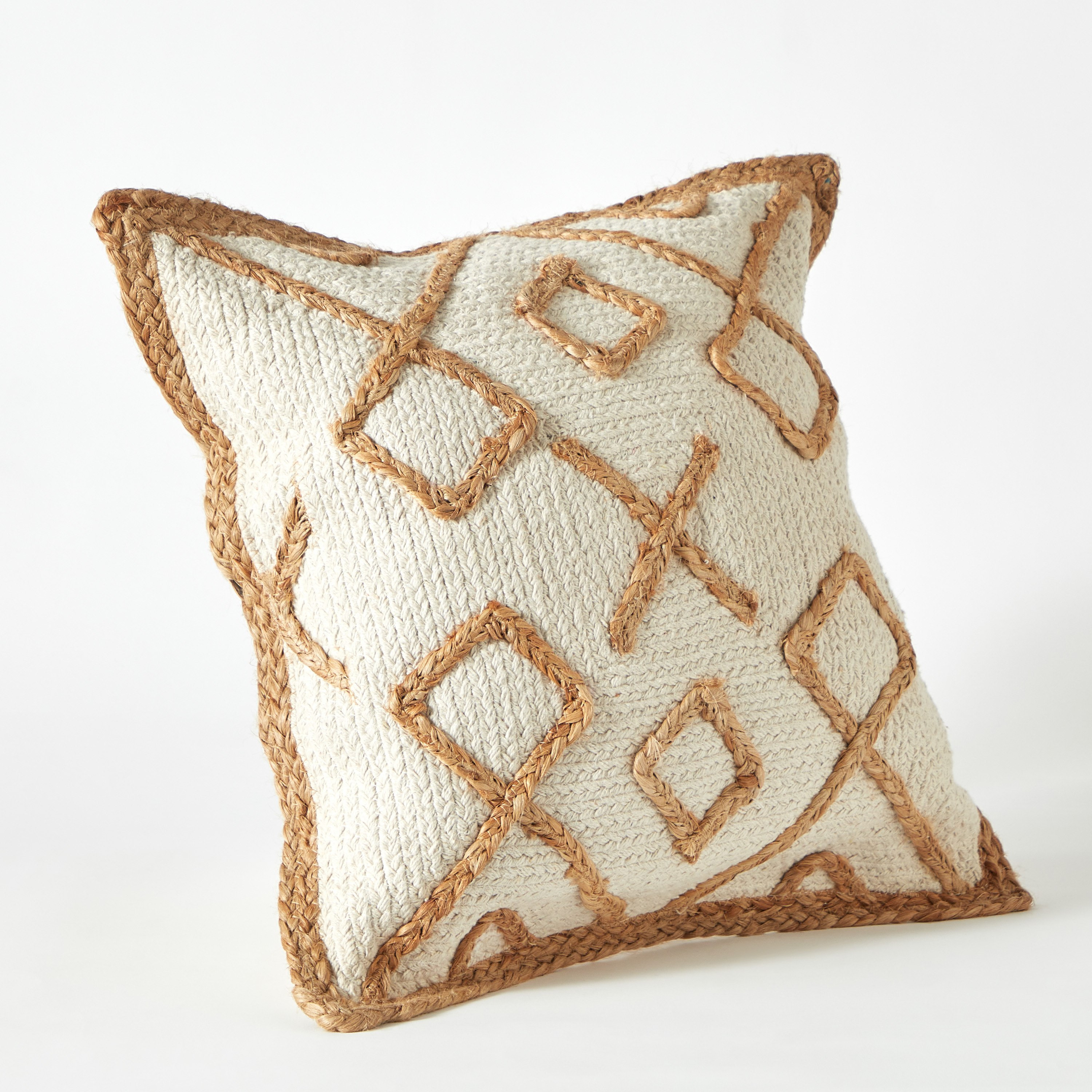 وسادة محشوة بالجوت مصنوعة يدوياً من إيكو - 45x45 سم-hbxlivingroom-furnishings-cushionsandcovers-filledcushions-image-6