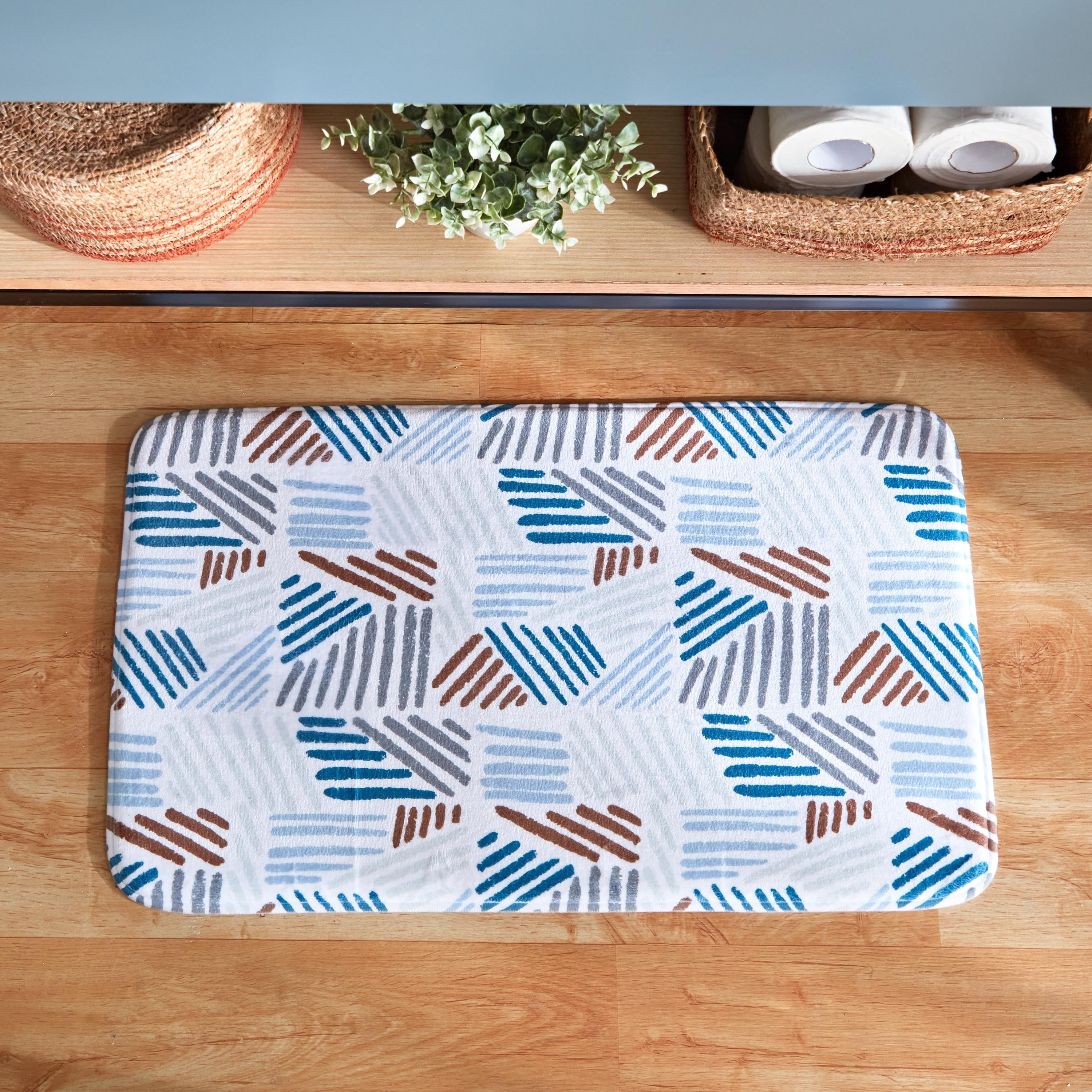 سجادة حمّام إسفنج بطبعات من أورورا ديلا - 45x75 سم-hbxbedroom-floorcoverings-bathmats-image-1