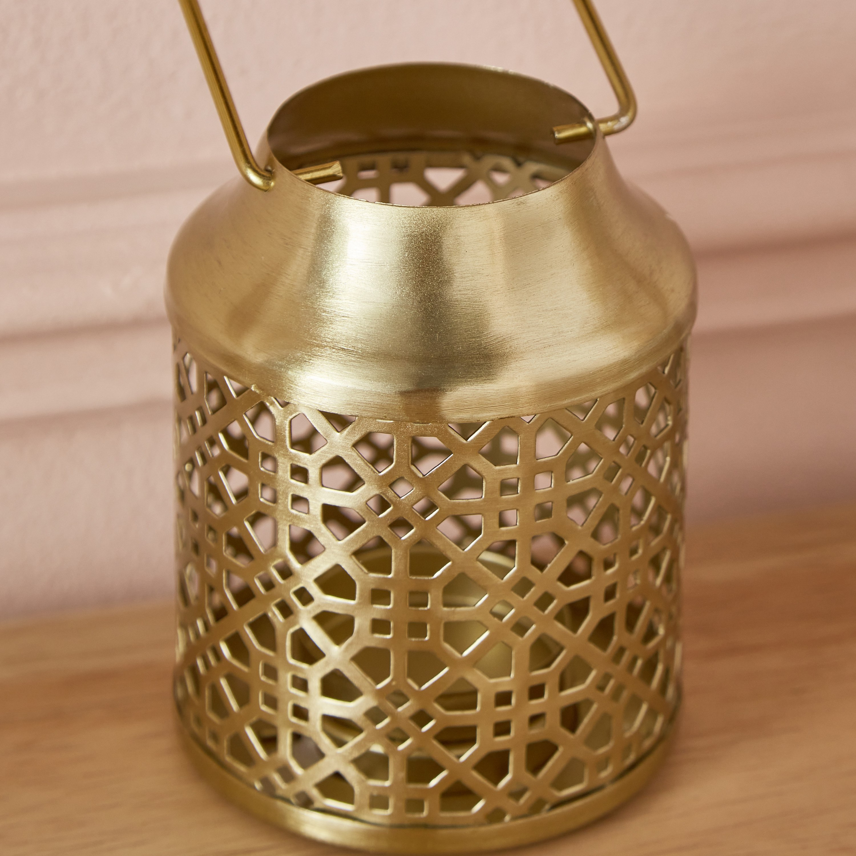 فانوس شموع صغيرة معدن من فيرف - 10x10x20 سم-hbxdecorandfurnishings-homeaccessories-lanterns-image-3