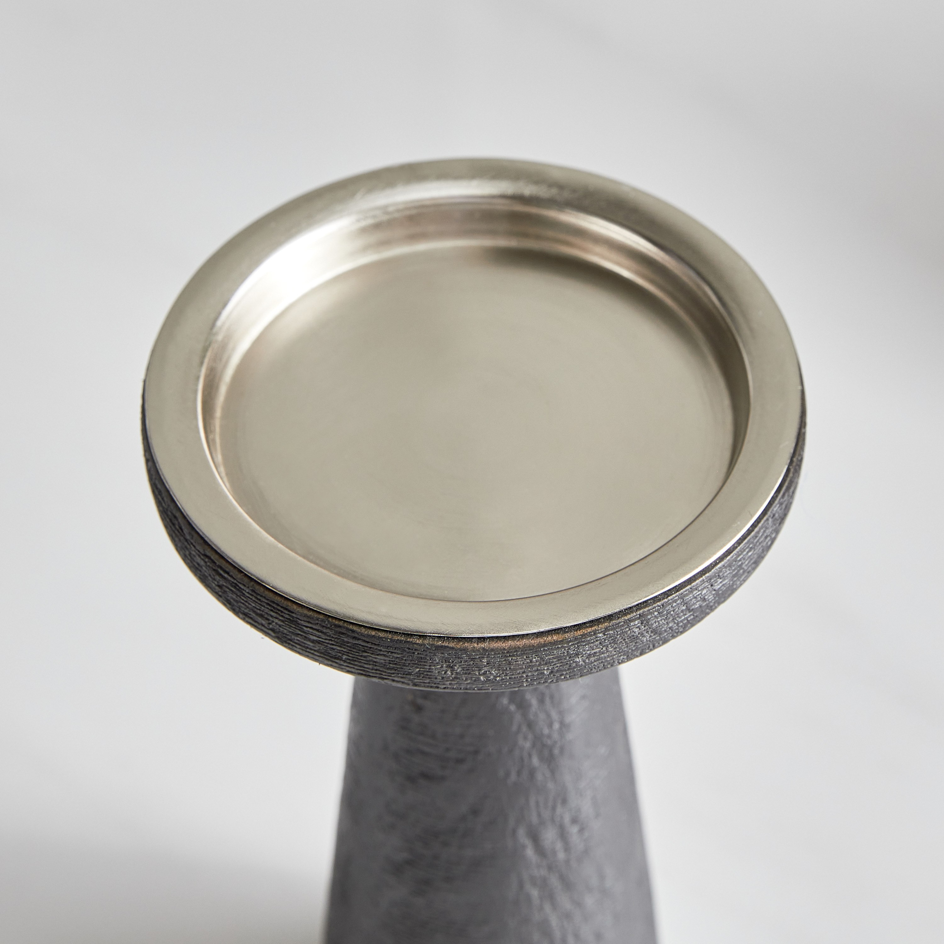 حامل شموع خشبي عمودي من فيرف - 10x10x13 سم-hbxlivingroom-decorandaccessories-candleholders-image-3