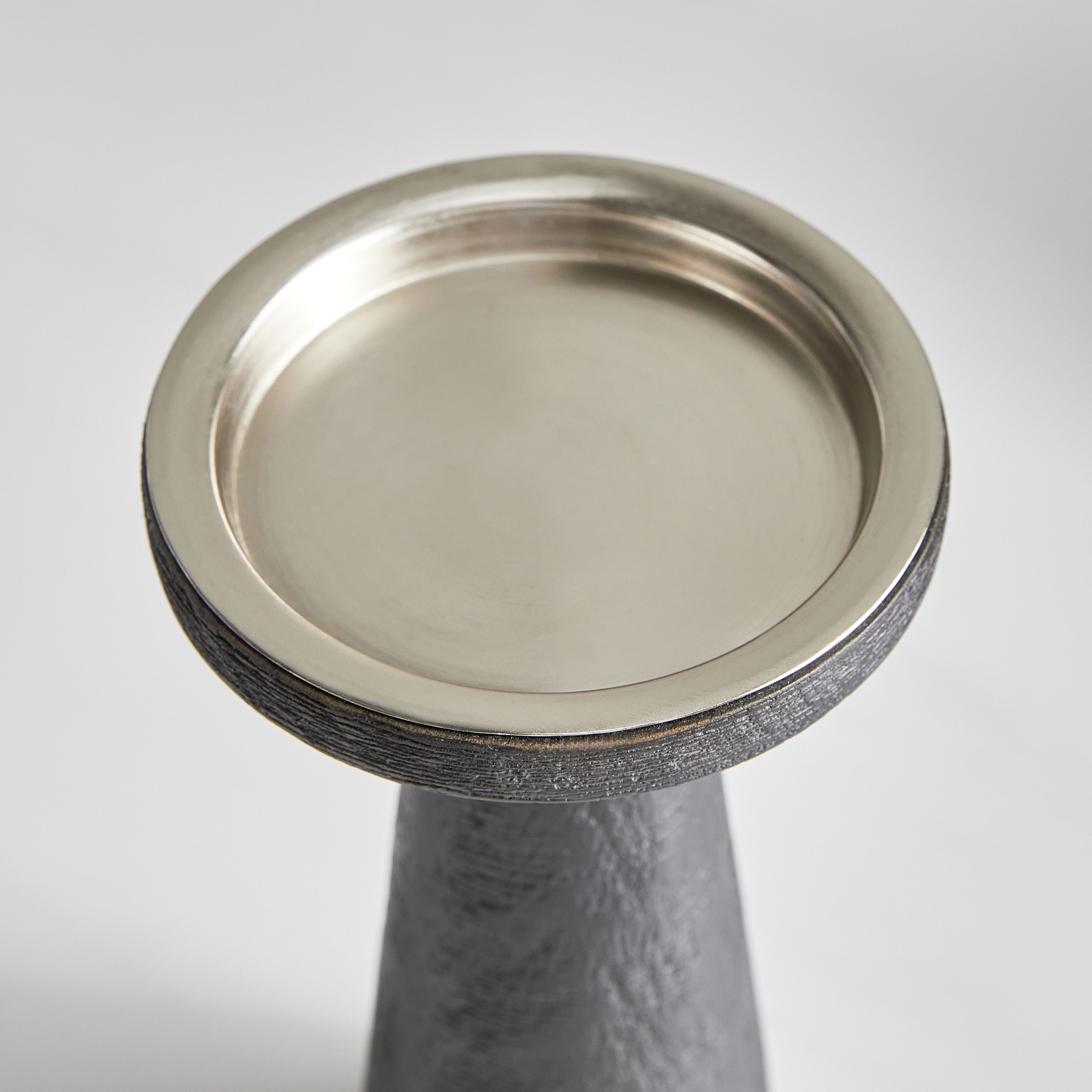 حامل شموع خشبي عمودي من فيرف - 10x10x19 سم-hbxlivingroom-decorandaccessories-candleholders-image-3