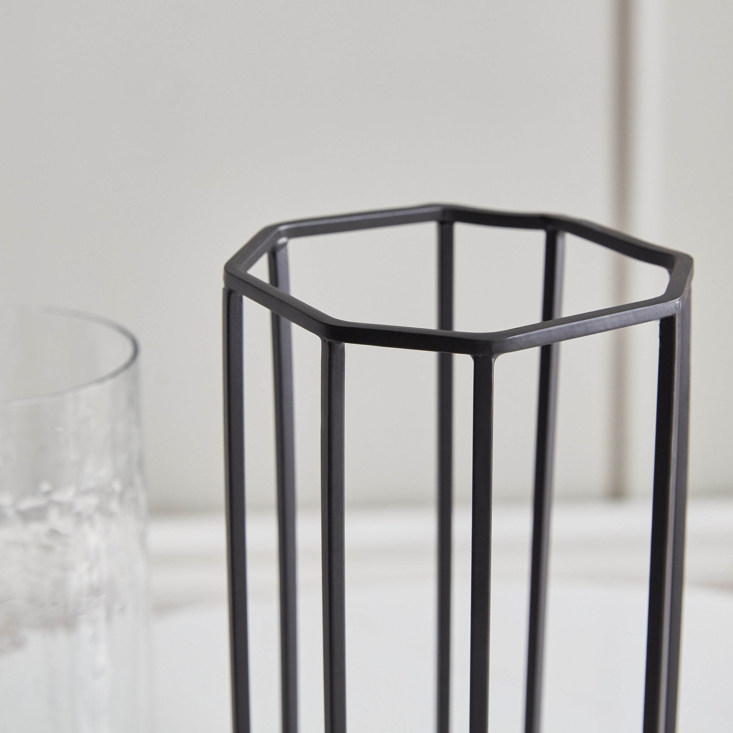 حامل شموع فانوس معدن مع زجاج من فيرف - 18x18x28.5 سم-hbxlivingroom-decorandaccessories-candleholders-image-5