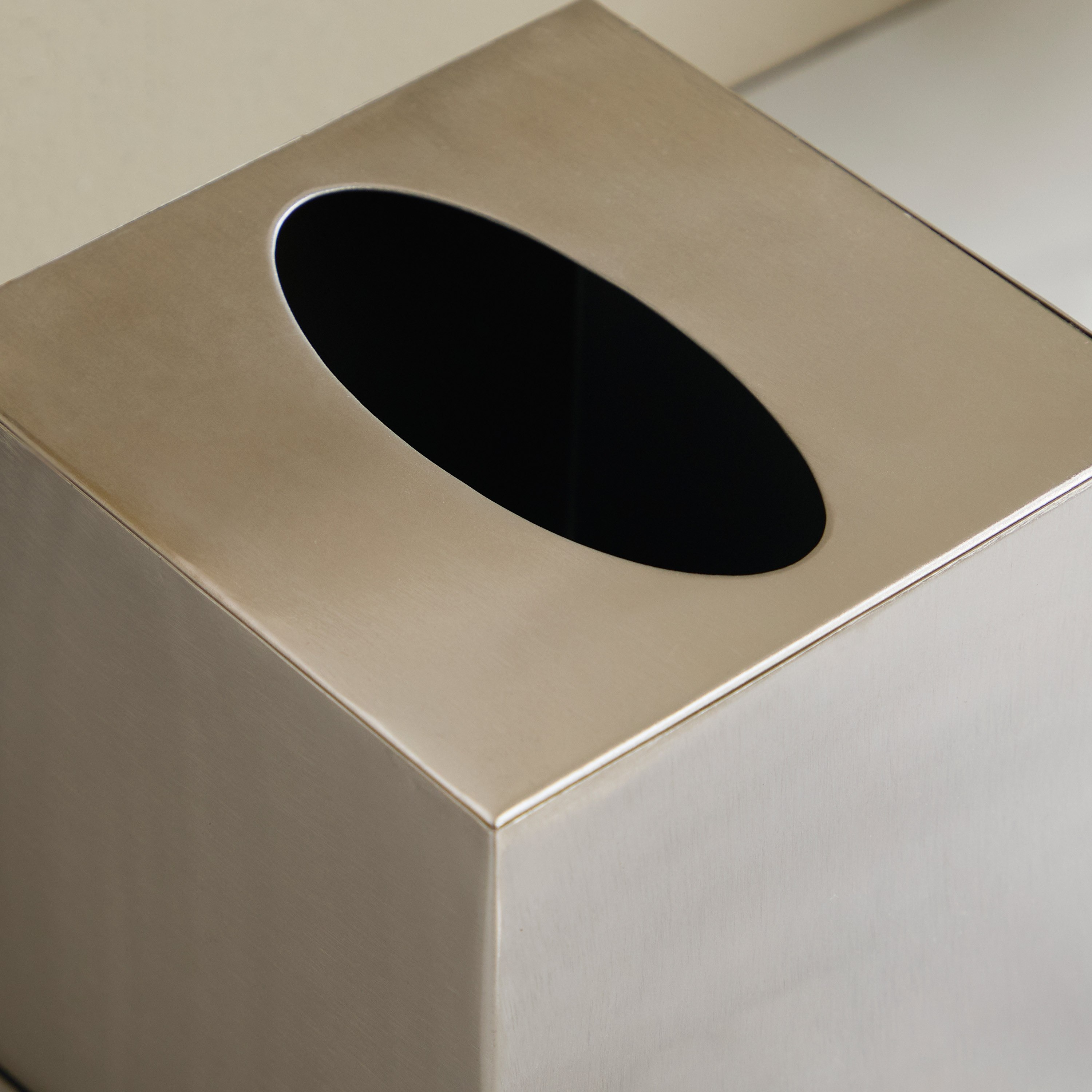 Verve Metal Tissue Holder - 13x13x15 cm-hbxdecorandfurnishings-homeaccessories-novelties-image-3