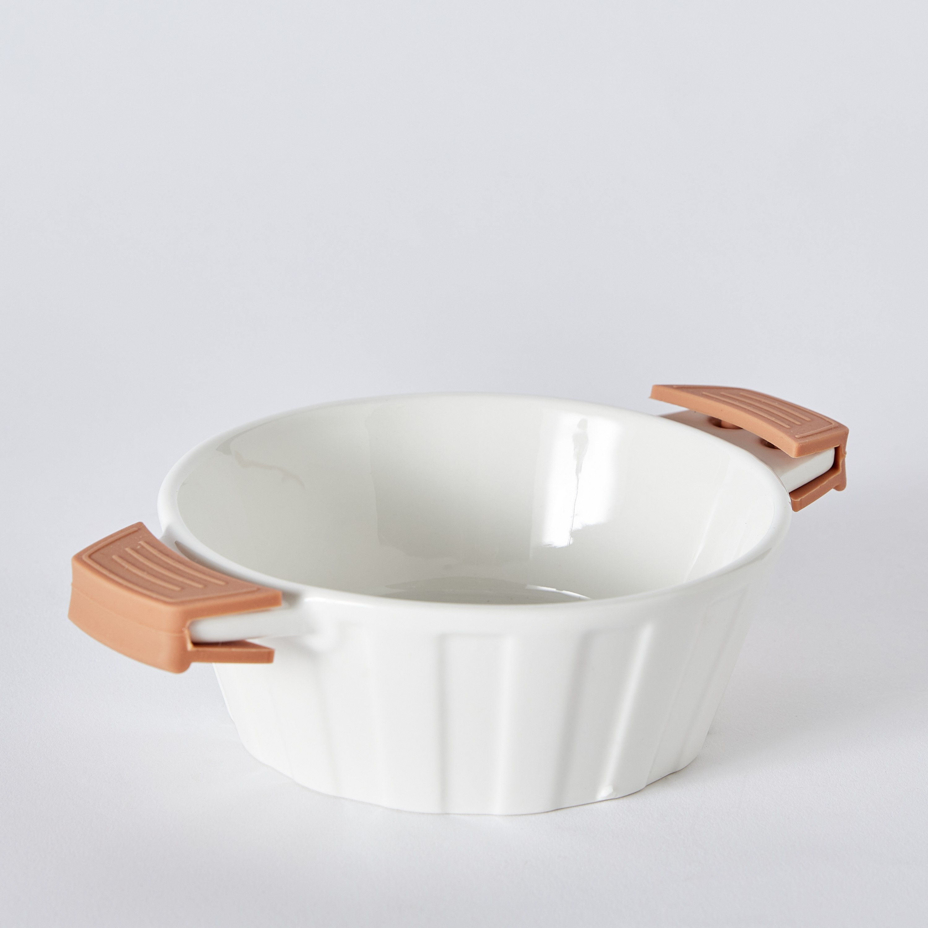 وعاء مستدير بمقبض سيليكون من سوبريم - 18 سم-hbxdecorandfurnishings-tabletop-serveware-image-6