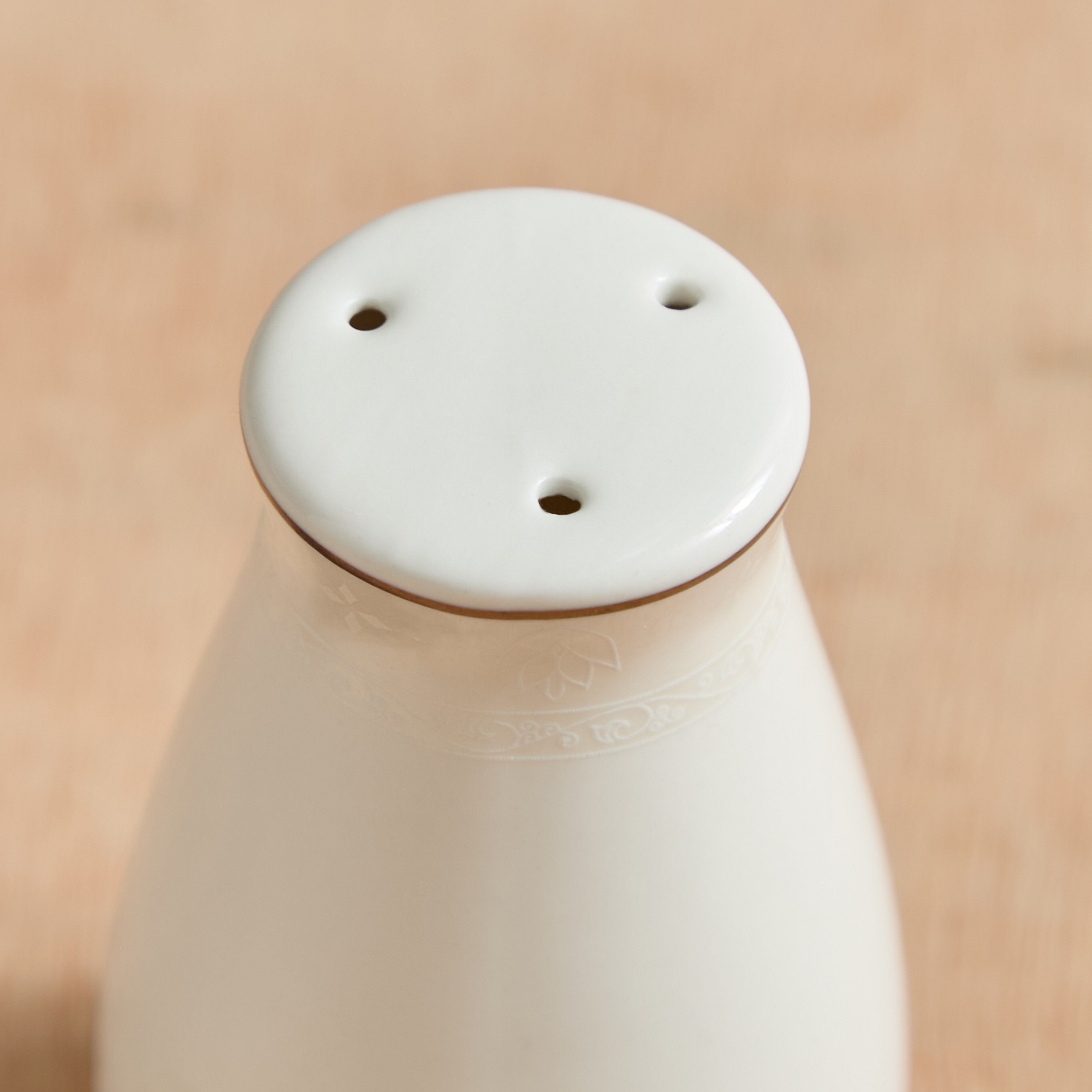 Sandra New Bone China Salt and Pepper Shaker-hbxhomeware-hbxkitchen-image-3