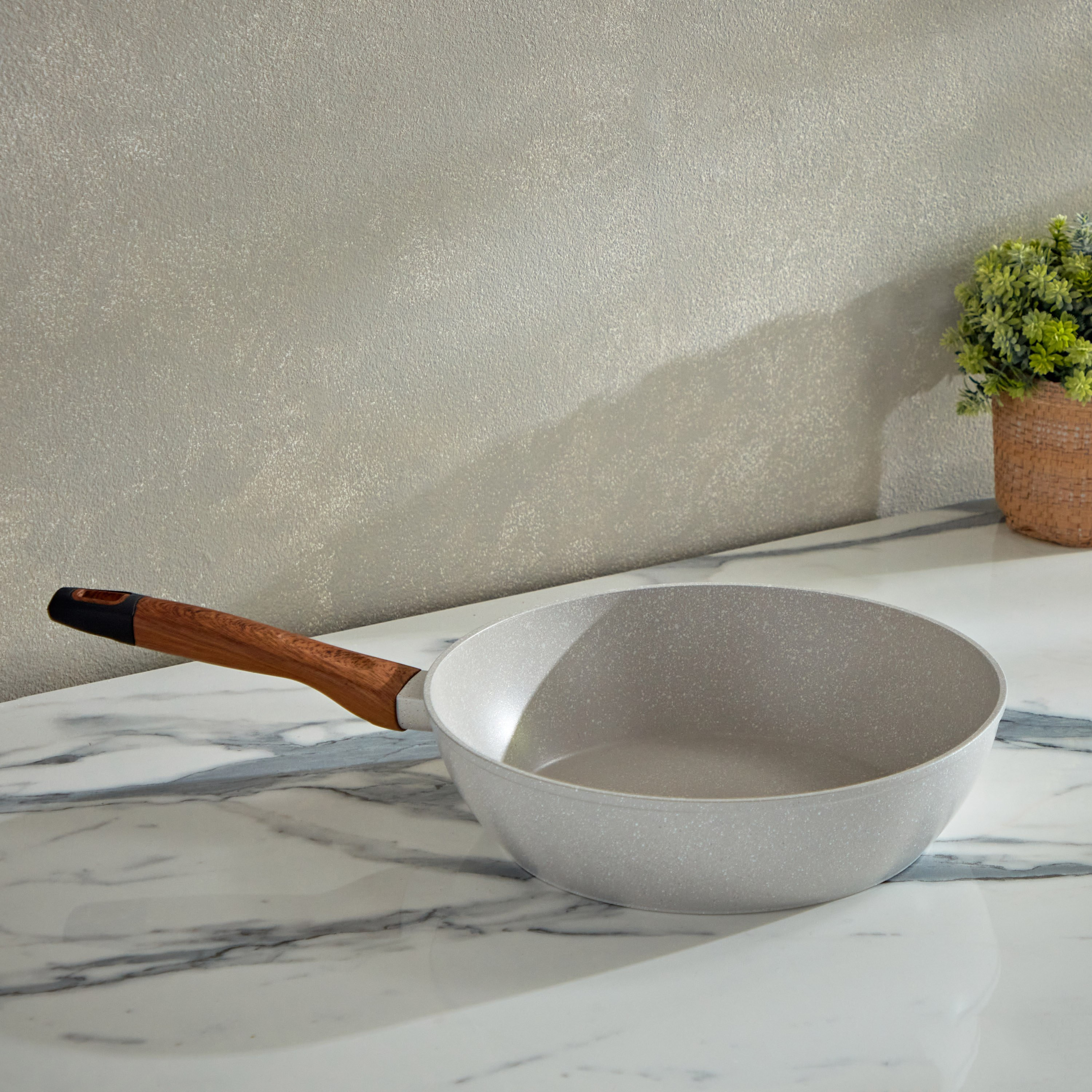 مقلاة عميقة بقاعدة حث مع حامل من لا ناتورا - 28 سم-hbxhomeware-hbxkitchen-image-1