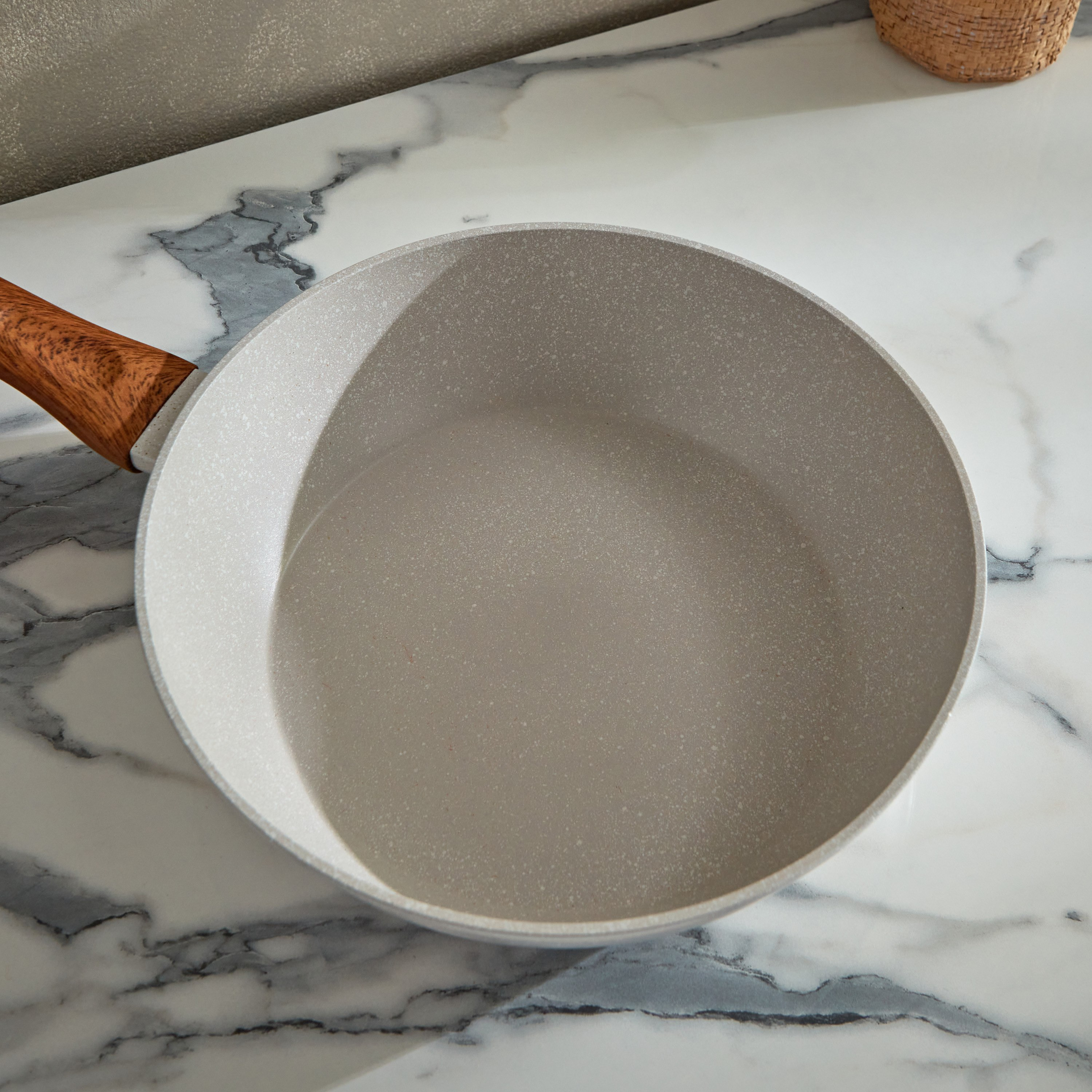 مقلاة عميقة بقاعدة حث مع حامل من لا ناتورا - 28 سم-hbxhomeware-hbxkitchen-image-2