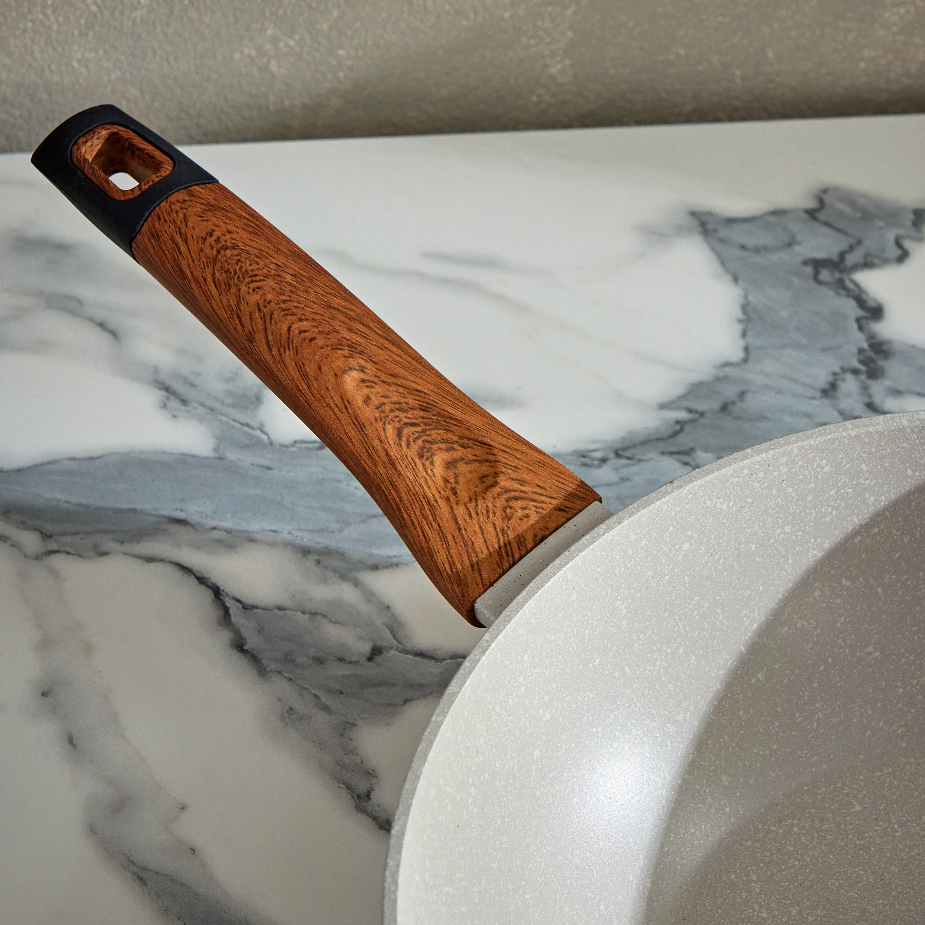 مقلاة ووك بقاعدة حث مع حامل من لا ناتورا - 28 سم-hbxhomeware-hbxkitchen-image-3