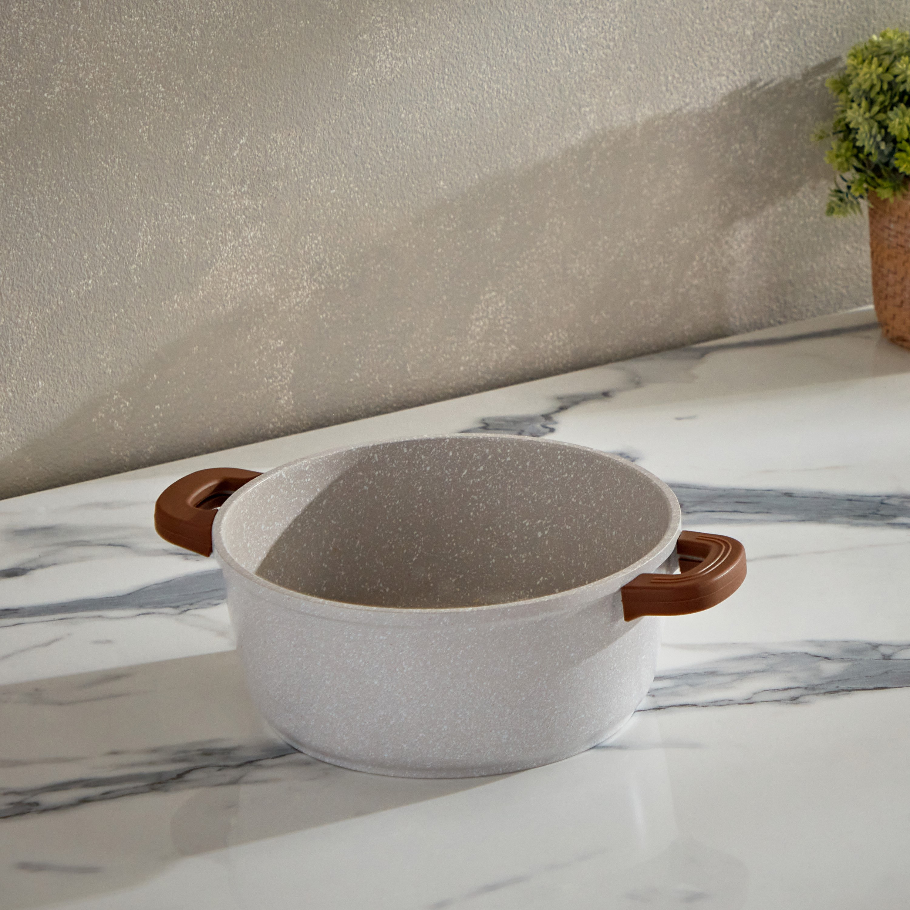كسرولة عميقة بقاعدة حث مع حامل من لا ناتورا - 20 سم-hbxhomeware-hbxkitchen-image-1