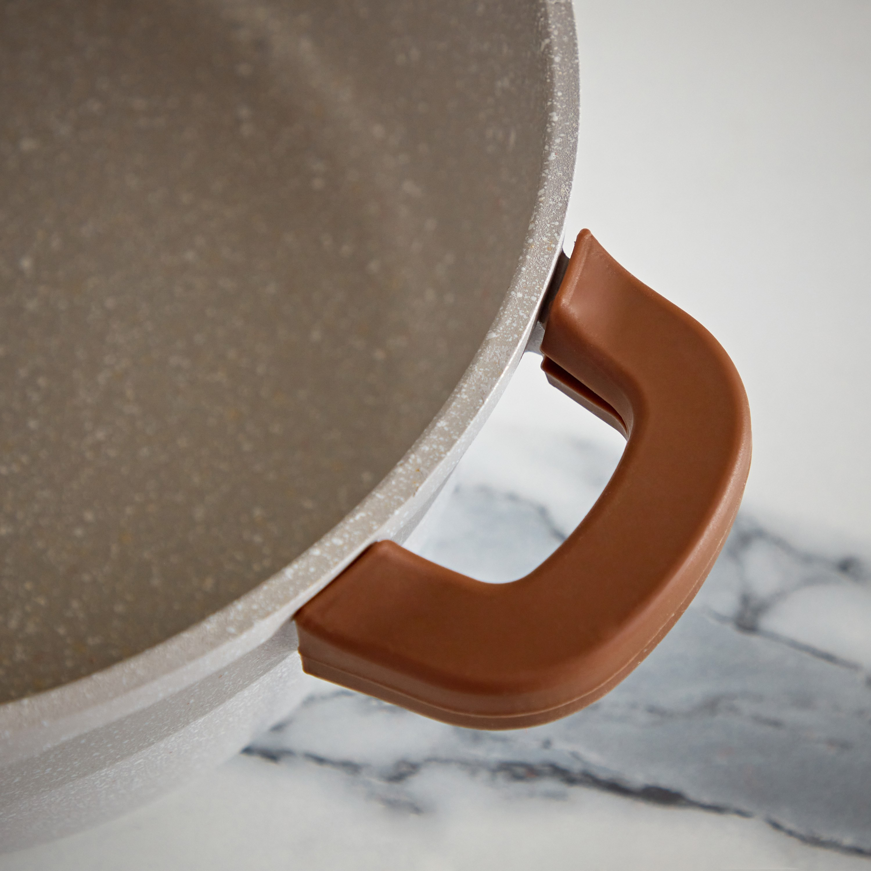 كسرولة عميقة بقاعدة حث مع حامل من لا ناتورا - 20 سم-hbxhomeware-hbxkitchen-image-4
