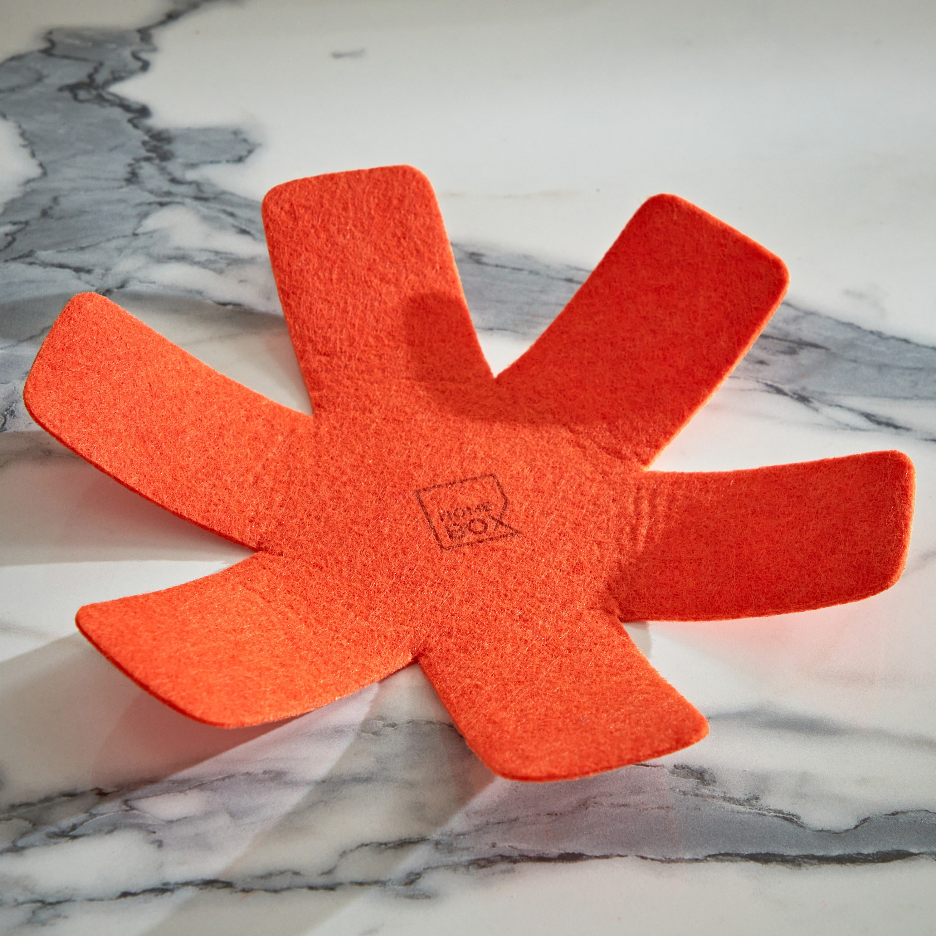 كسرولة مسطحة بقاعدة حث مع حامل من لا ناتورا - 28 سم-hbxhomeware-hbxkitchen-image-5