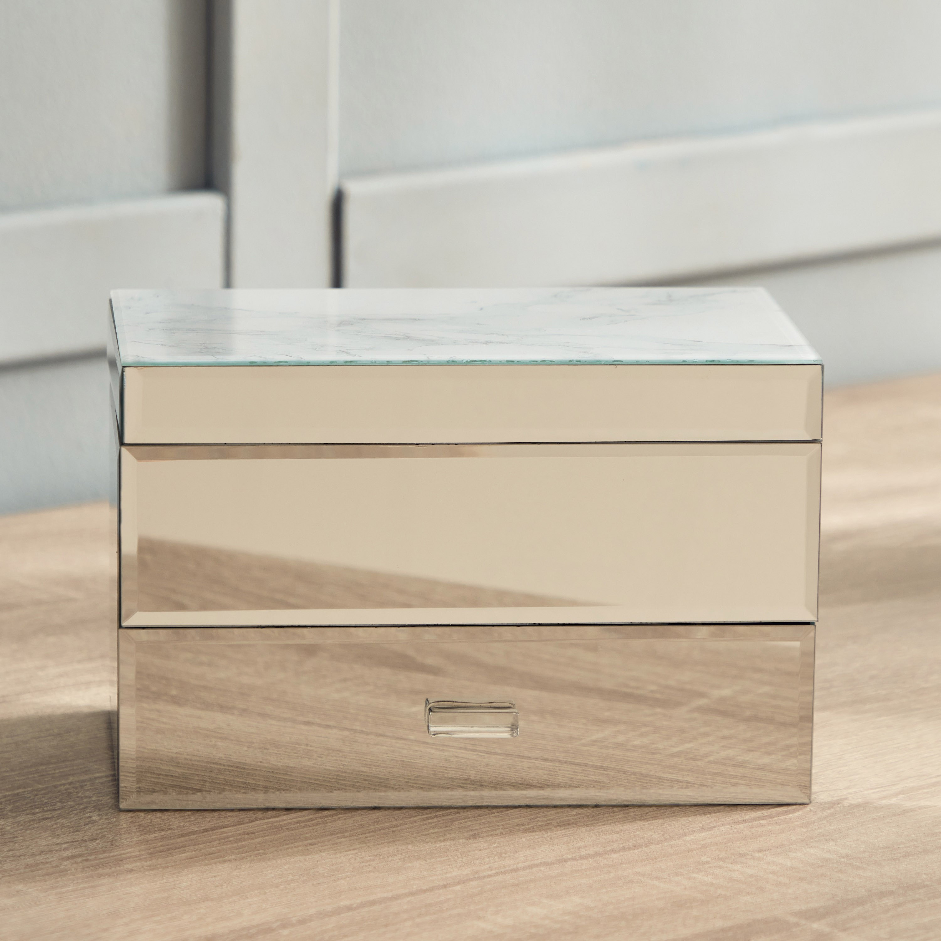 صندوق مجوهرات زجاج بتشطيب ميتاليك وطابقين من لاماك - 22.8x15x15 سم-hbxbedroom-bedroomaccessories-jewelleryboxesandholders-image-3