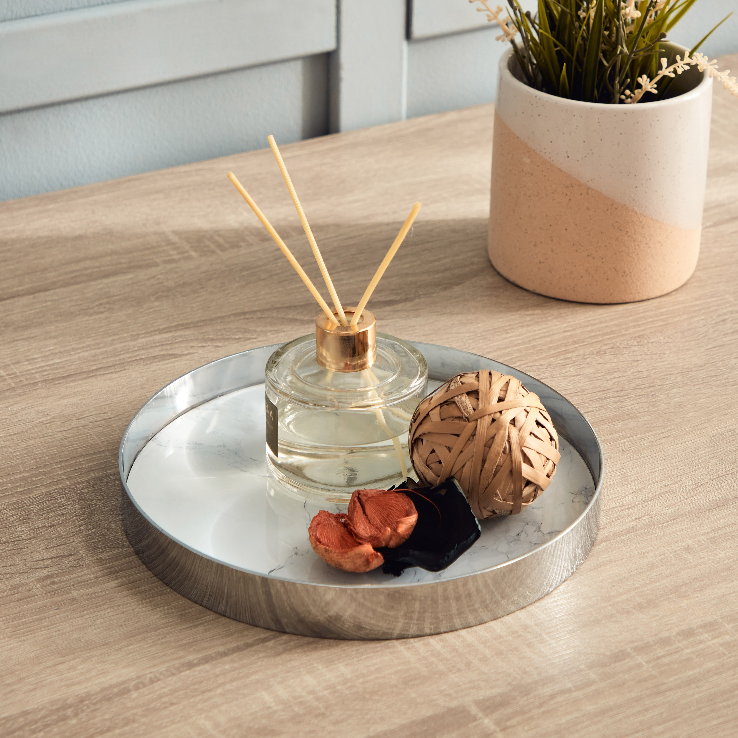 Lamac Metallic Glass Tray - 25x25x3 cm-hbxhomeware-hbxdecorandfurnishings-image-1
