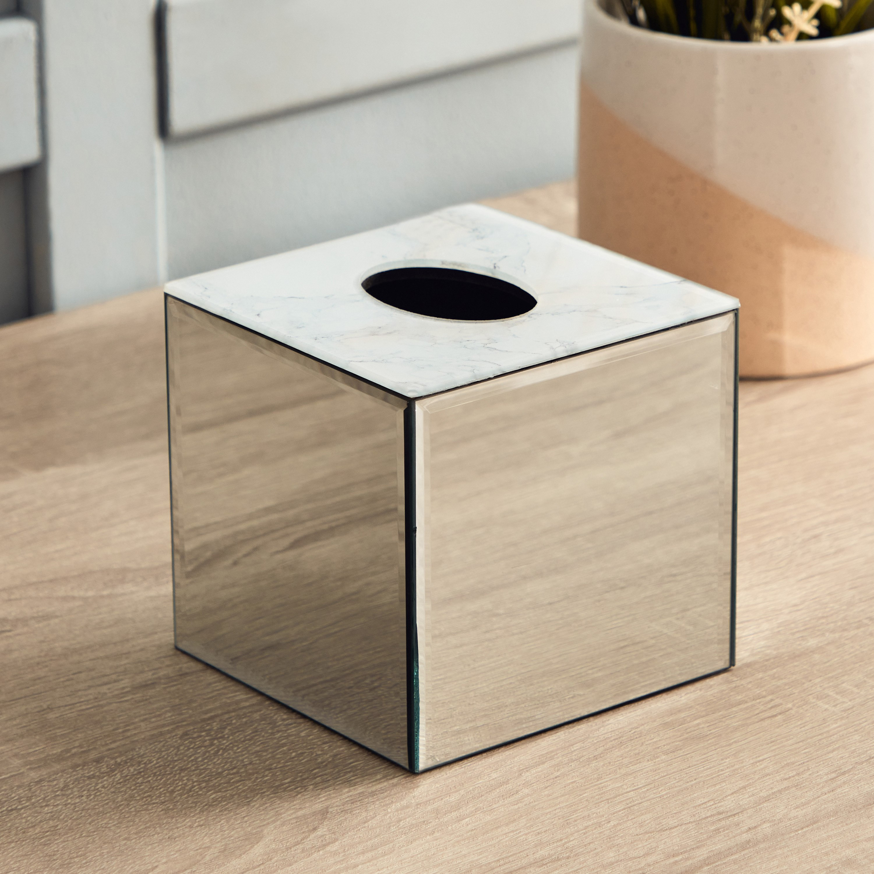 Lamac Metallic Glass Tissue Box - 13x13x12.8 cm-hbxdecorandfurnishings-homeaccessories-novelties-image-2