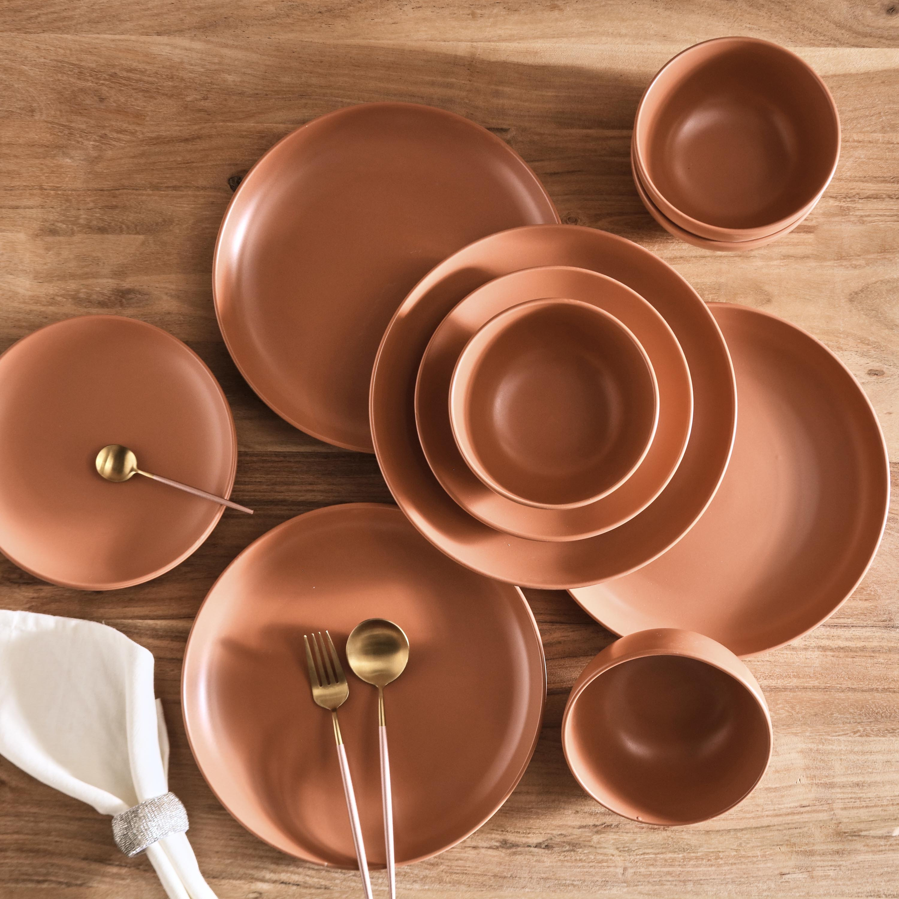 طقم عشاء 12 قطعة من الخزف الحجري من إليجنزا - 4 أشخاص-hbxhomeware-hbxkitchen-image-1