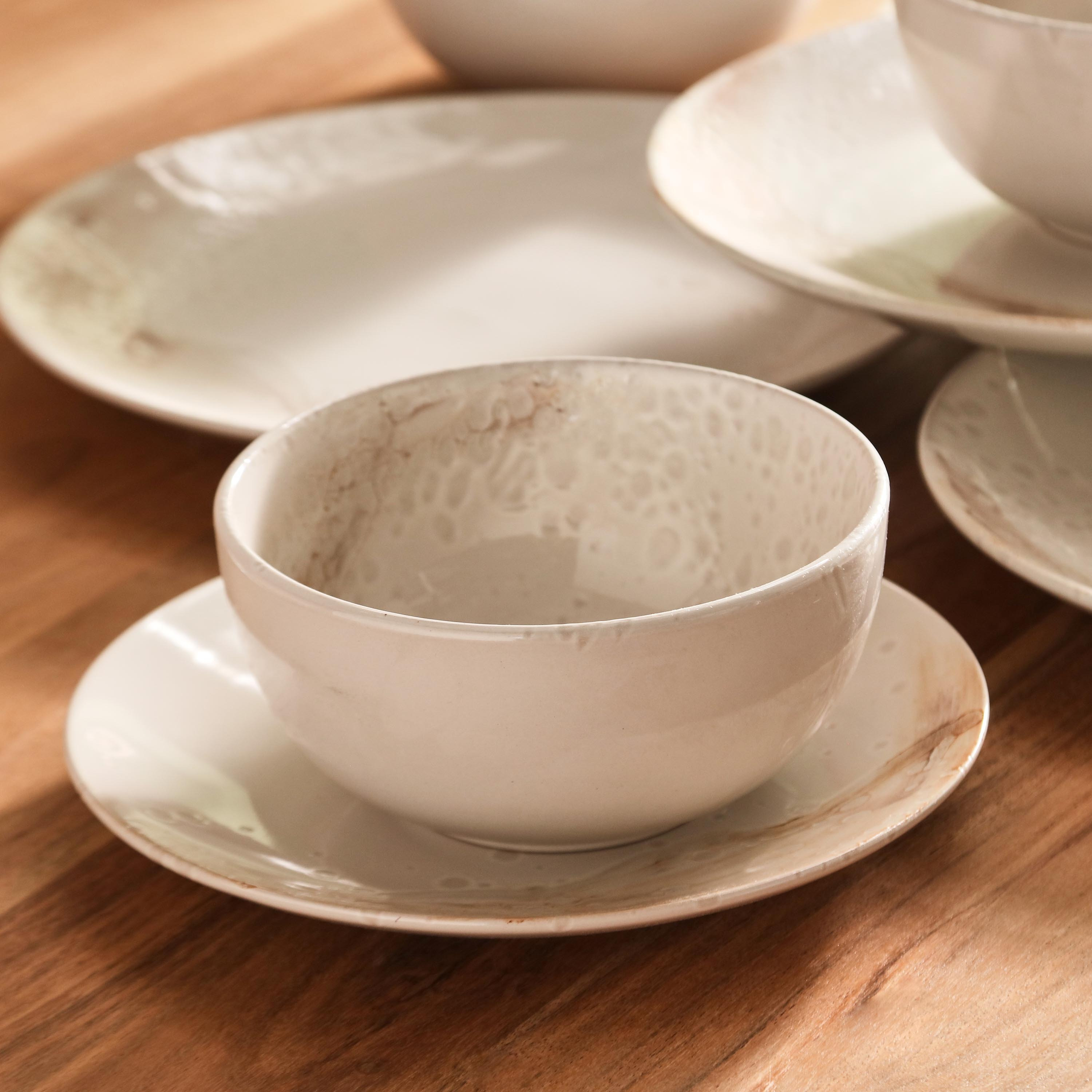 طقم عشاء 12 قطعة من الخزف الحجري من إليجنزا - 4 أشخاص-hbxhomeware-hbxkitchen-image-4