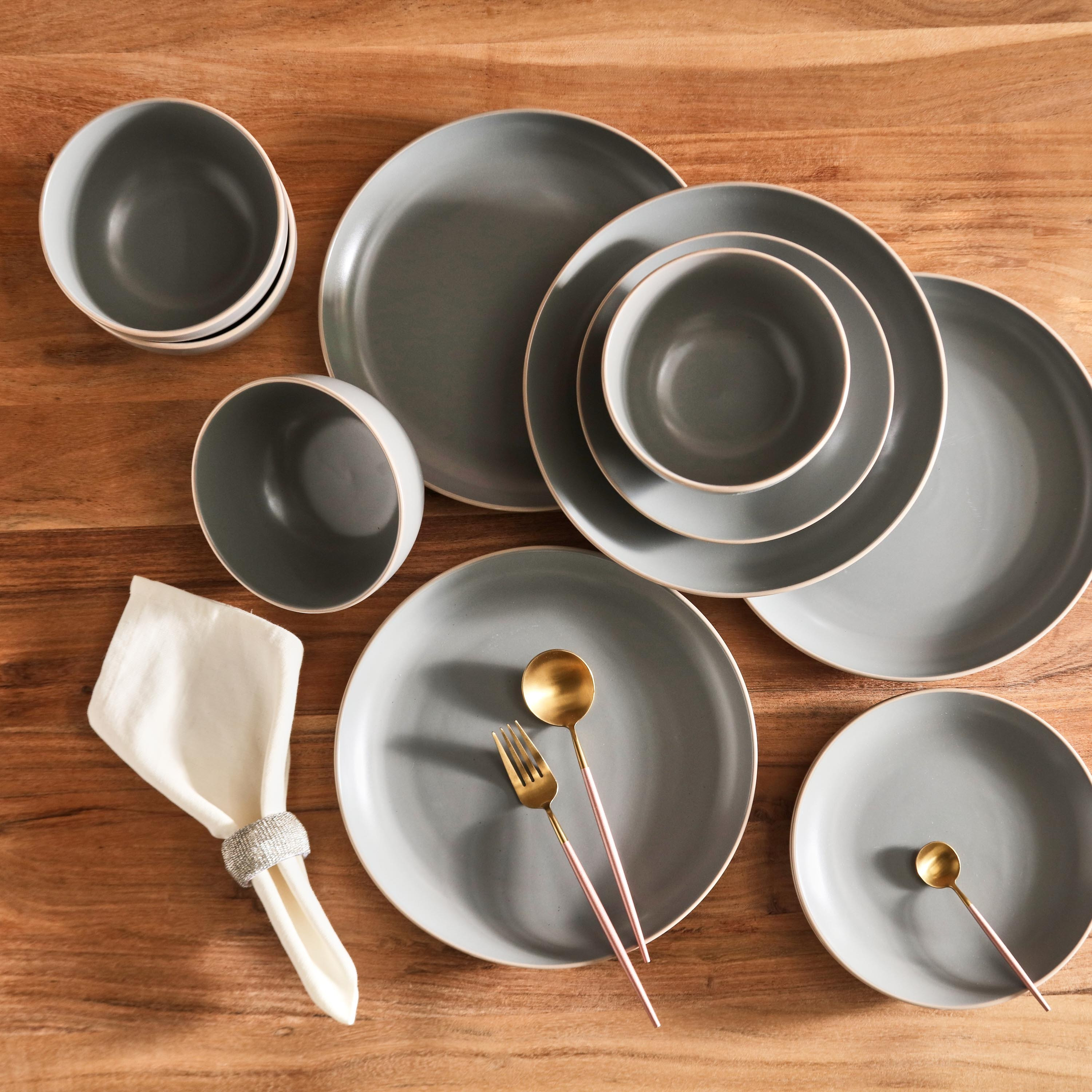 طقم عشاء 12 قطعة من الخزف الحجري من إليجنزا - 4 أشخاص-hbxhomeware-hbxkitchen-image-1