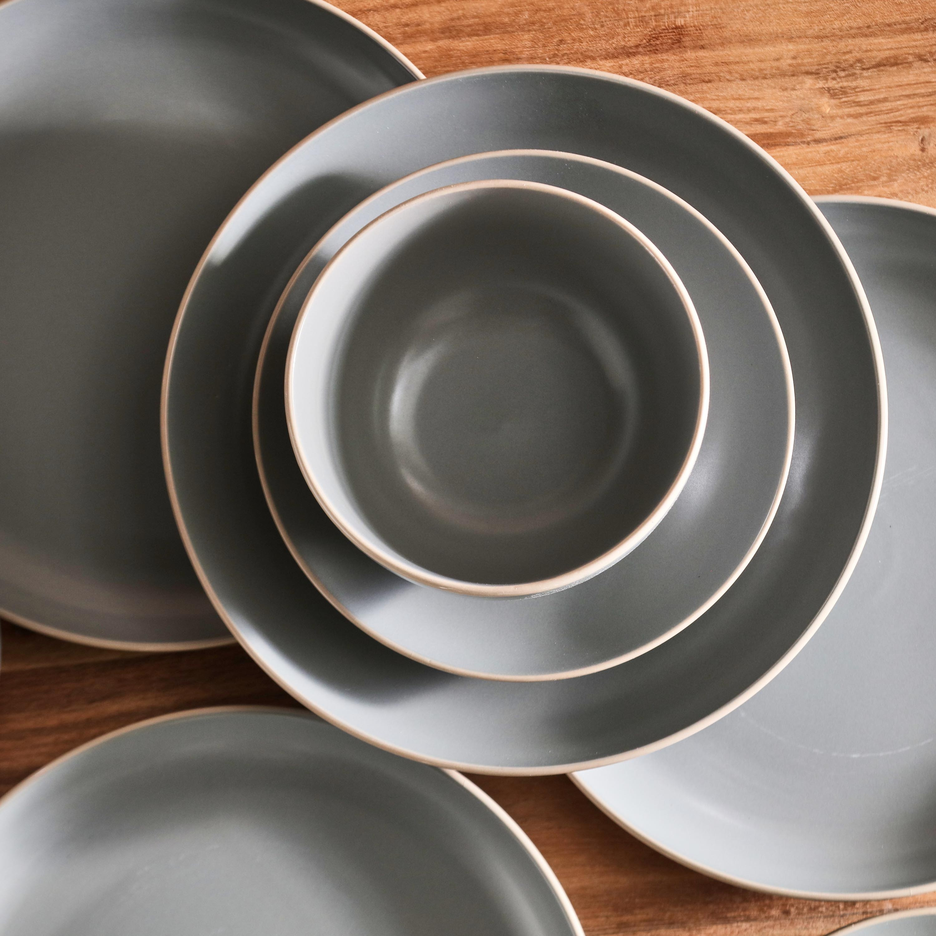 طقم عشاء 12 قطعة من الخزف الحجري من إليجنزا - 4 أشخاص-hbxhomeware-hbxkitchen-image-3