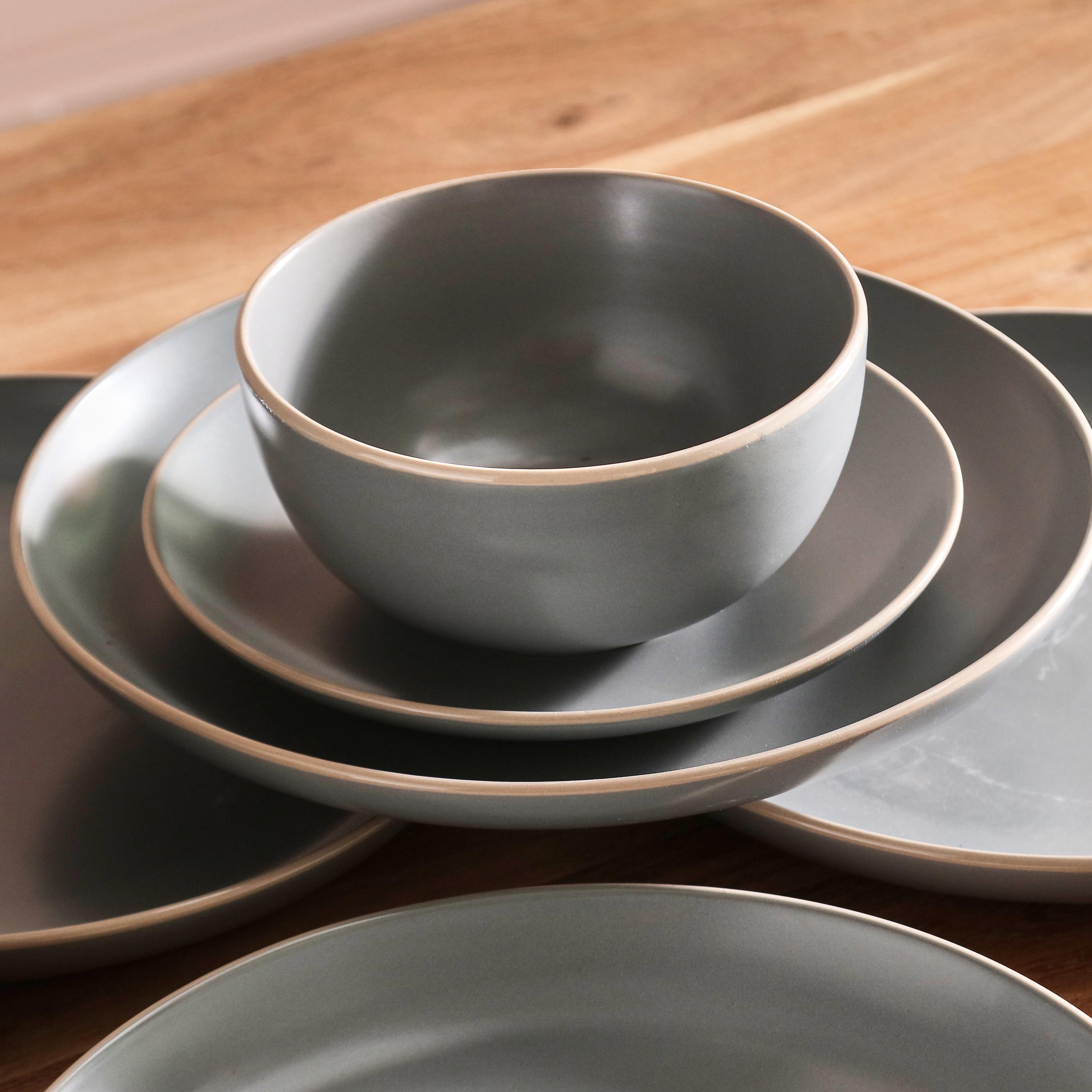 طقم عشاء 12 قطعة من الخزف الحجري من إليجنزا - 4 أشخاص-hbxhomeware-hbxkitchen-image-4