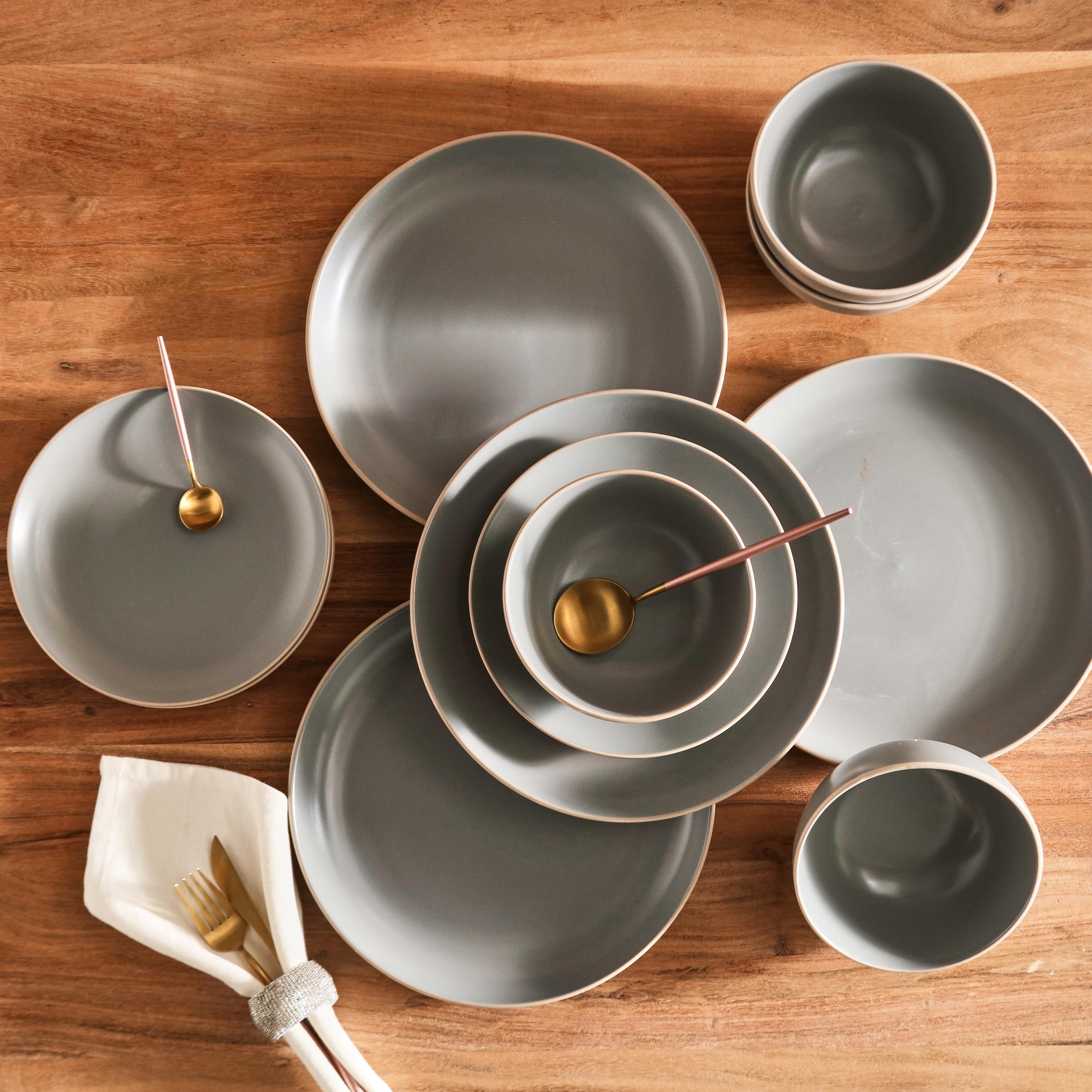 طقم عشاء 12 قطعة من الخزف الحجري من إليجنزا - 4 أشخاص-hbxhomeware-hbxkitchen-image-1