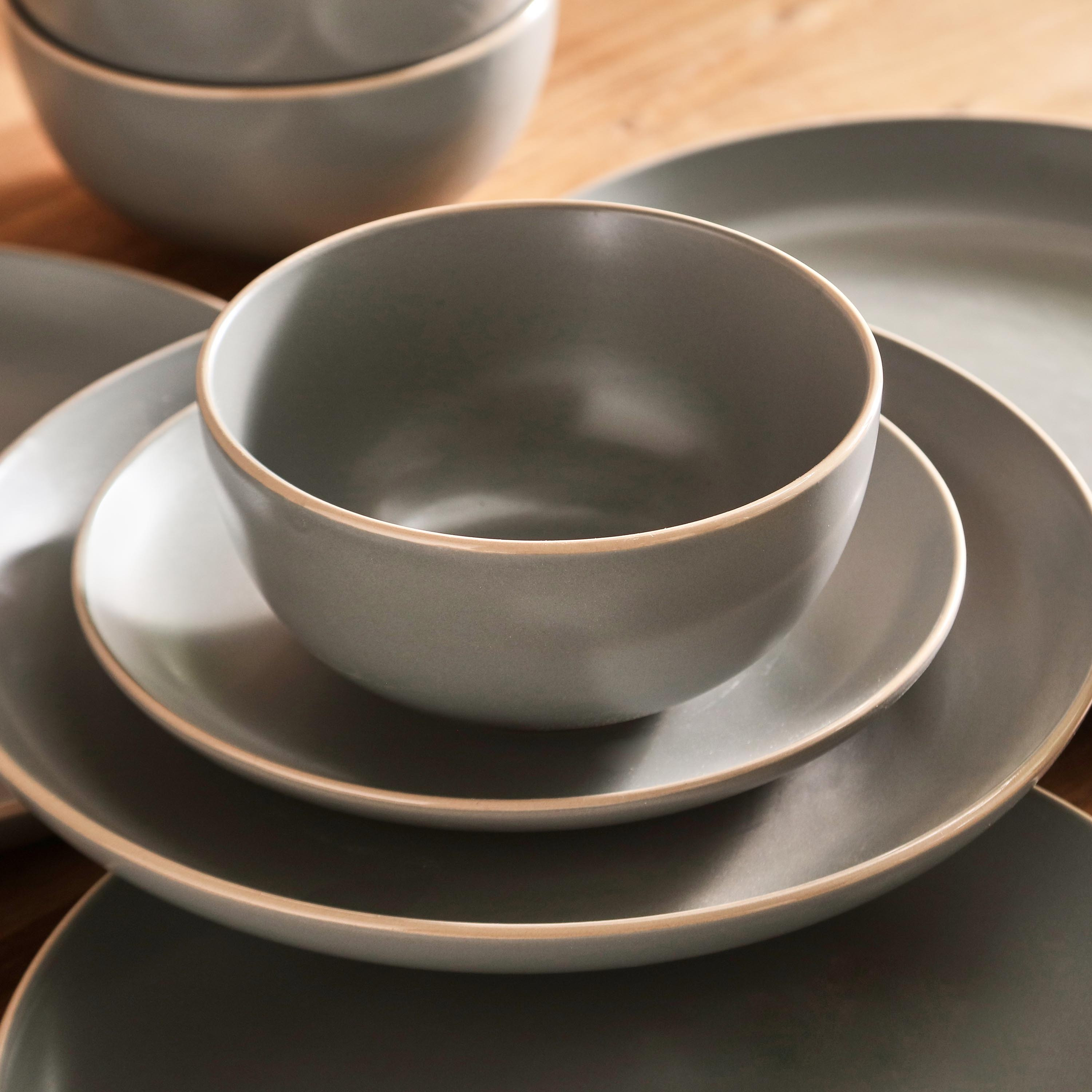 طقم عشاء 12 قطعة من الخزف الحجري من إليجنزا - 4 أشخاص-hbxhomeware-hbxkitchen-image-4