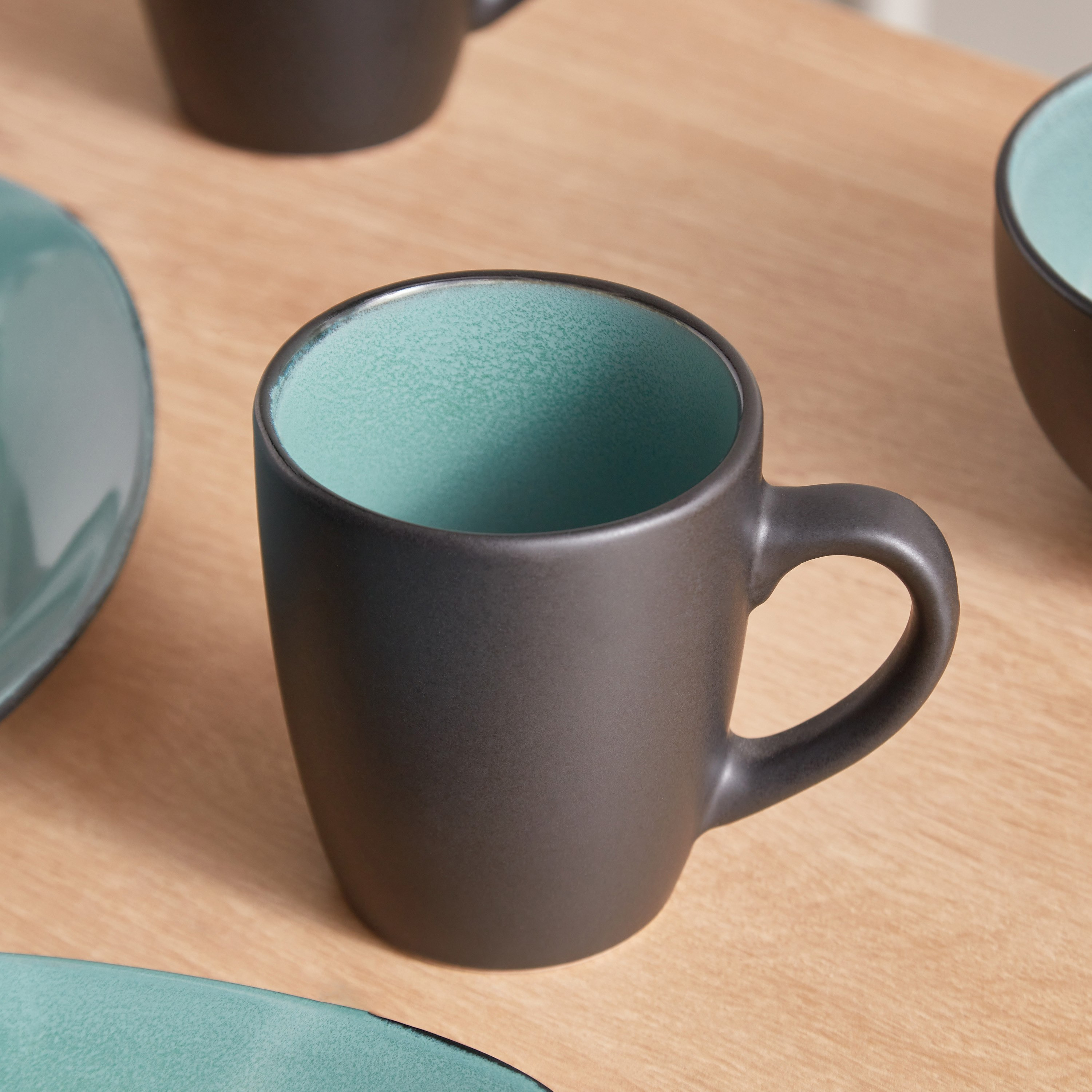 طقم عشاء 16 قطعة من الخزف الحجري من إليجنزا - 4 أشخاص-hbxhomeware-hbxkitchen-image-5
