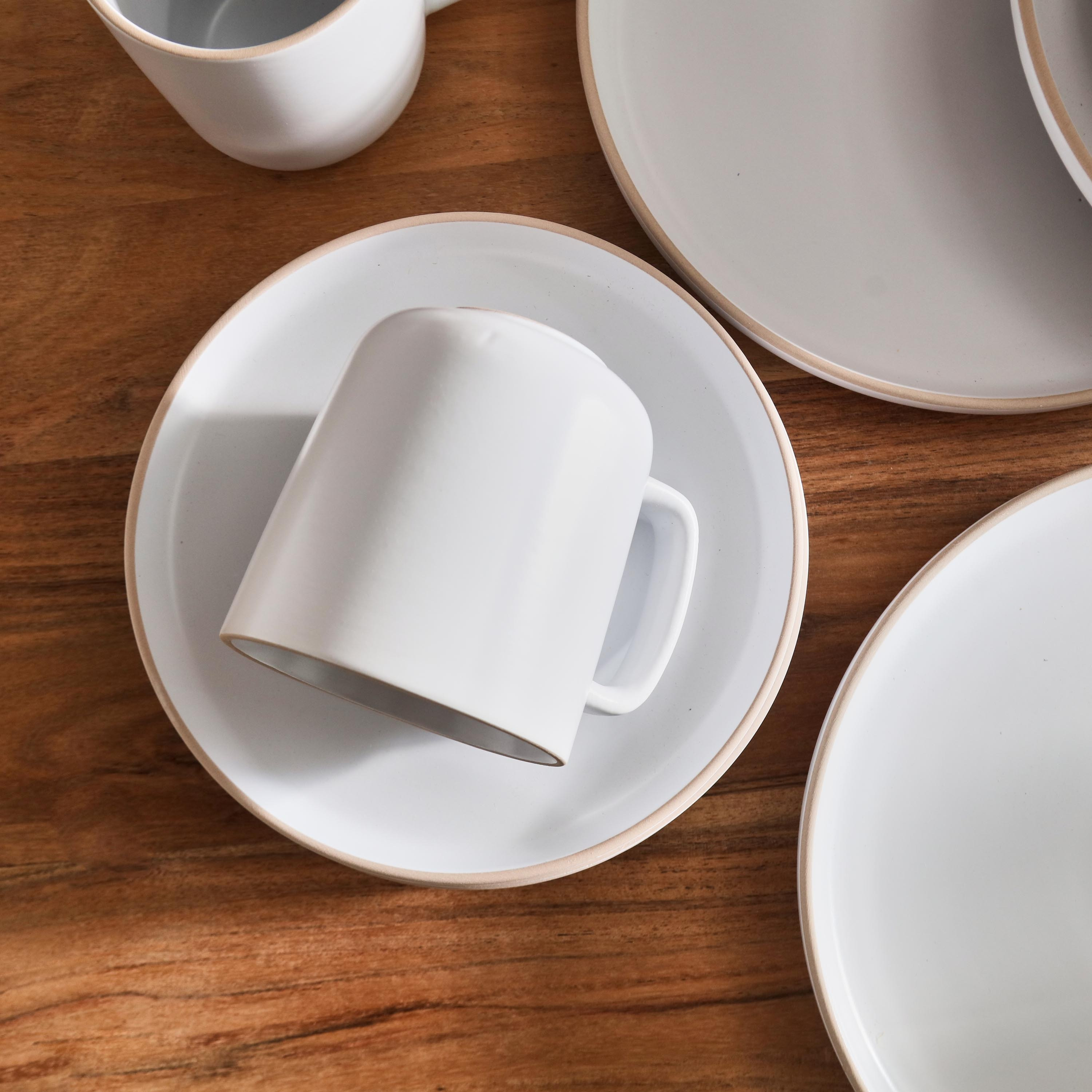 طقم عشاء 16 قطعة من الخزف الحجري من إليجنزا - 4 أشخاص-hbxhomeware-hbxkitchen-image-5