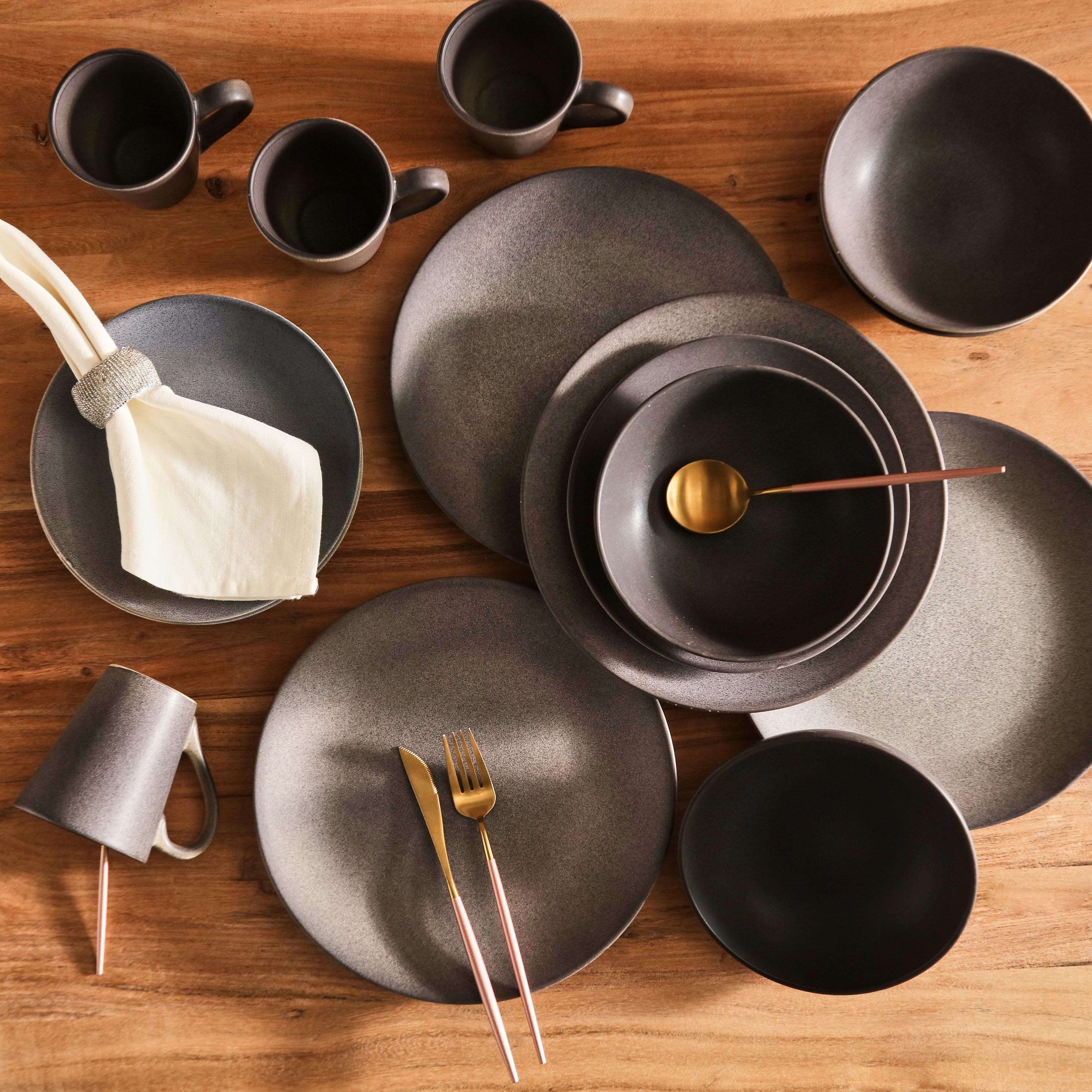 طقم عشاء 16 قطعة من الخزف الحجري من إليجنزا - 4 أشخاص-hbxhomeware-hbxkitchen-image-1