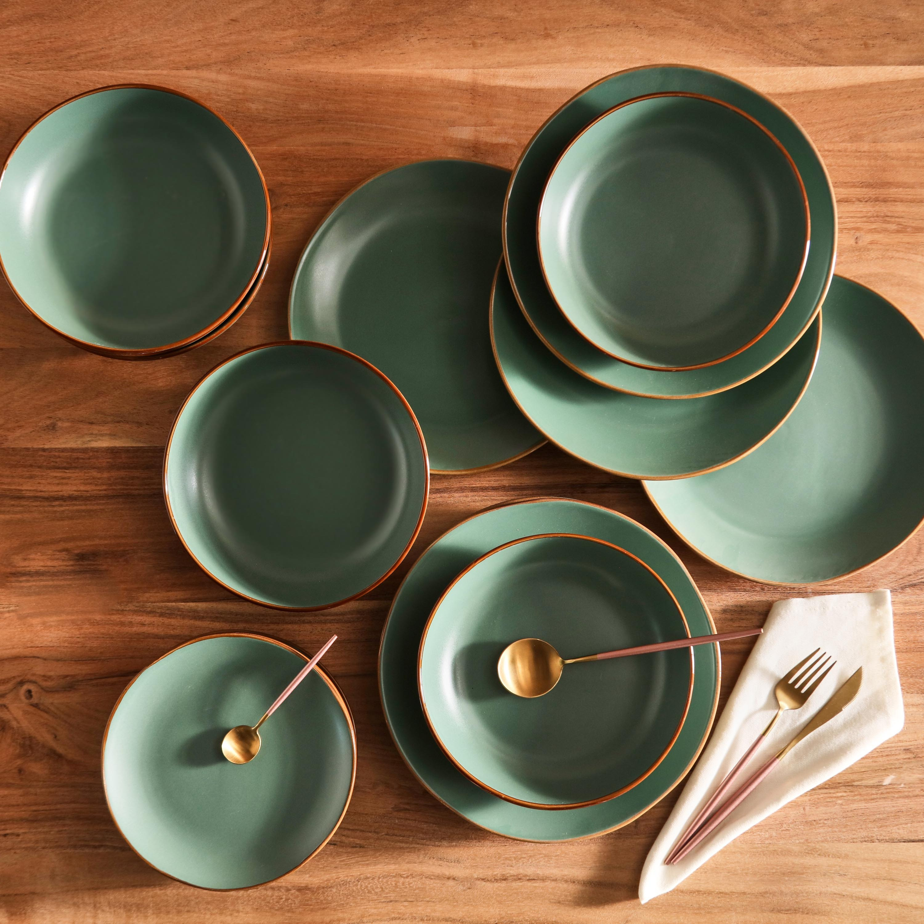 طقم عشاء 18 قطعة من الخزف الحجري من إليجنزا - 6 أشخاص-hbxhomeware-hbxkitchen-image-1