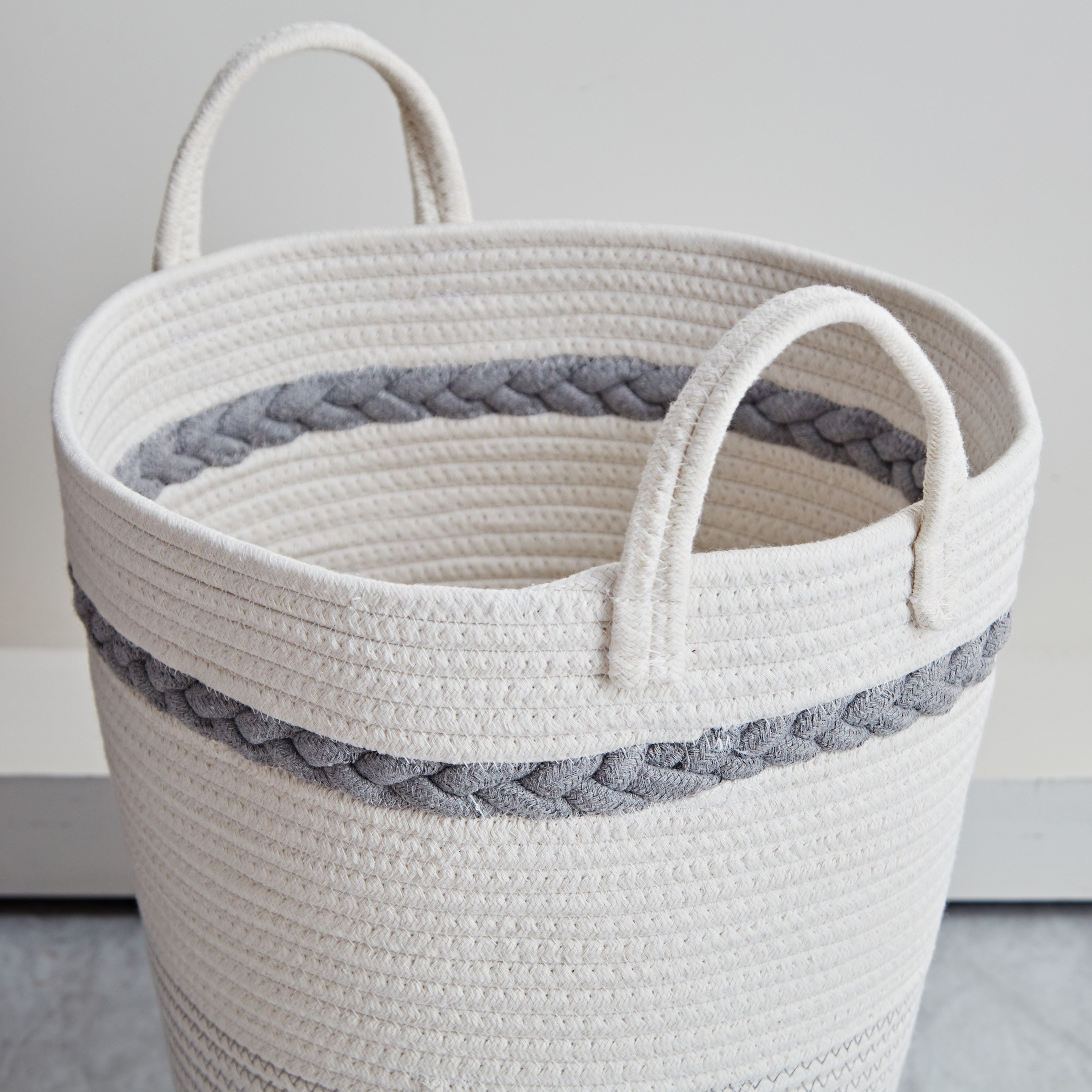 سلة غسيل مستديرة من الحبال القطنية من لورين - 35x40 سم-hbxbathroom-bathroomstorage-laundryhampers-image-3