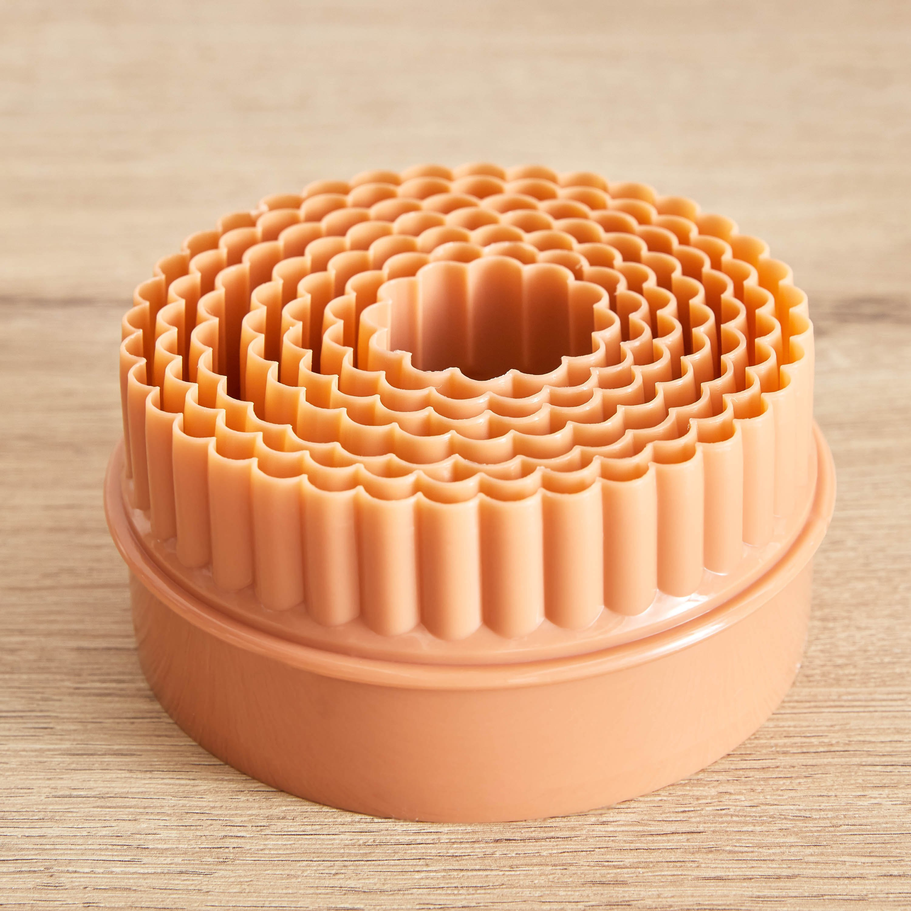 Avon 7-Piece Nylon Cookie Cutter Set-hbxkitchen-bakeware-image-2