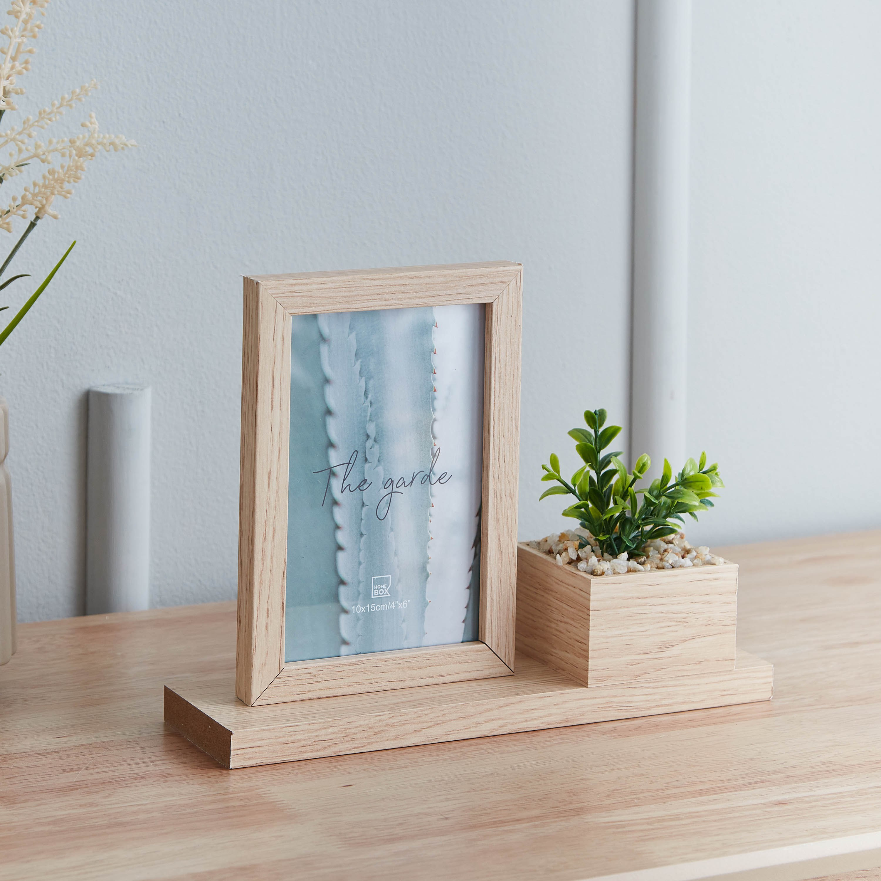برواز مع إناء زرع من فارو-hbxdiningroom-decorandaccessories-photoframes-image-2