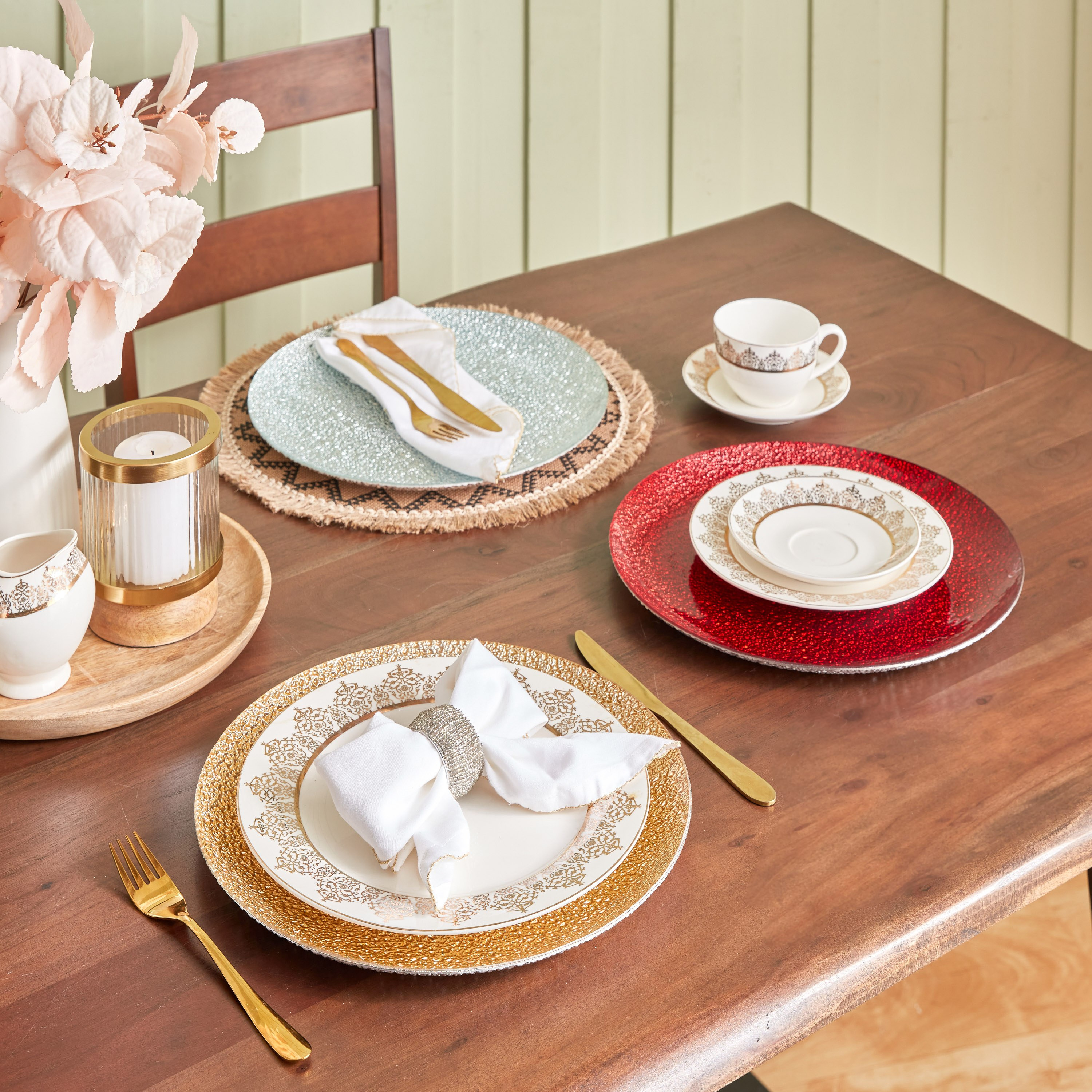 Destan Round Glass Textured Charger Plate - 33 cm-hbxhomeware-hbxdecorandfurnishings-image-4