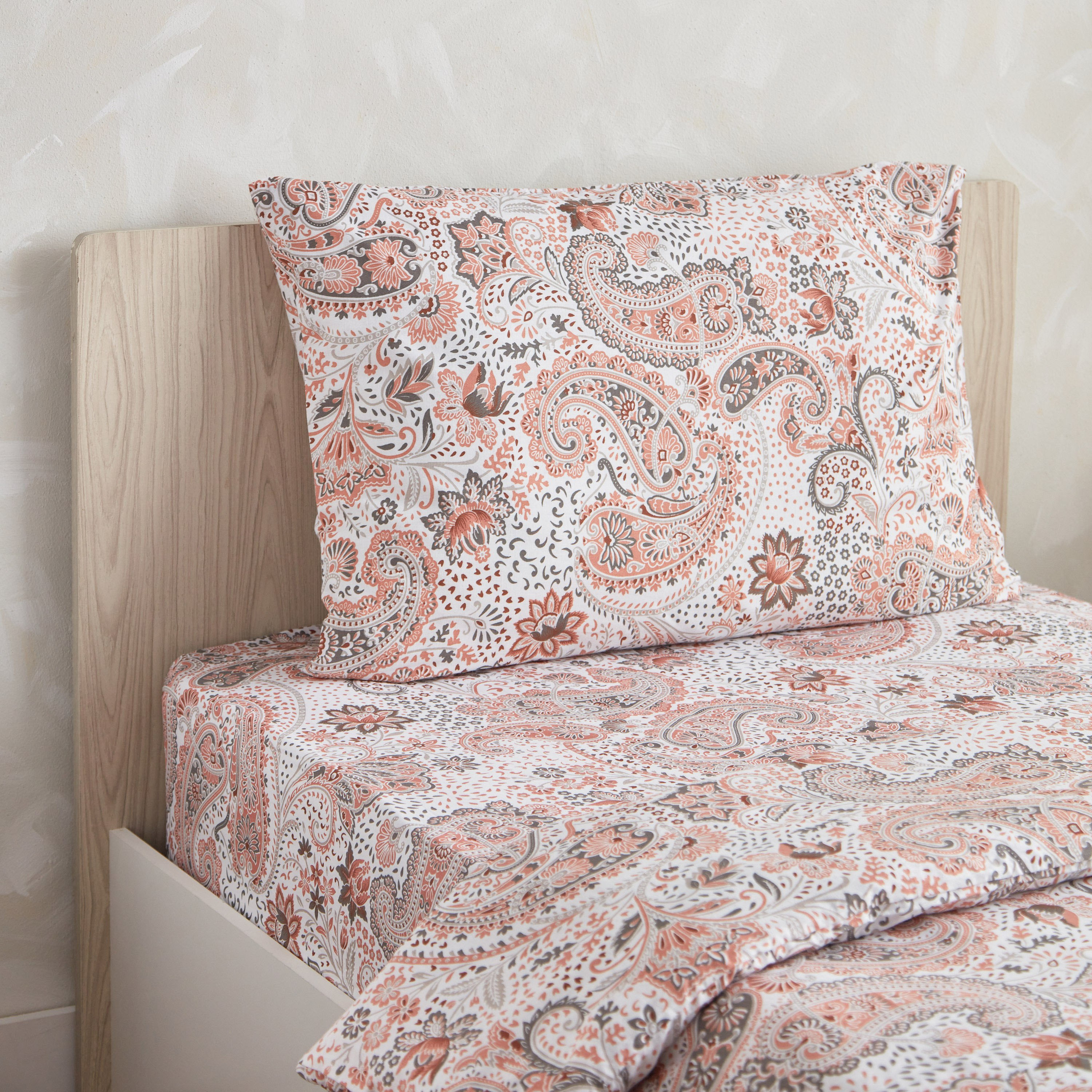 طقم غطاء لحاف قطن فردي بطبعات قطعتين من إستونيا - 135x200 سم-hbxhomeware-hbxdecorandfurnishings-image-3