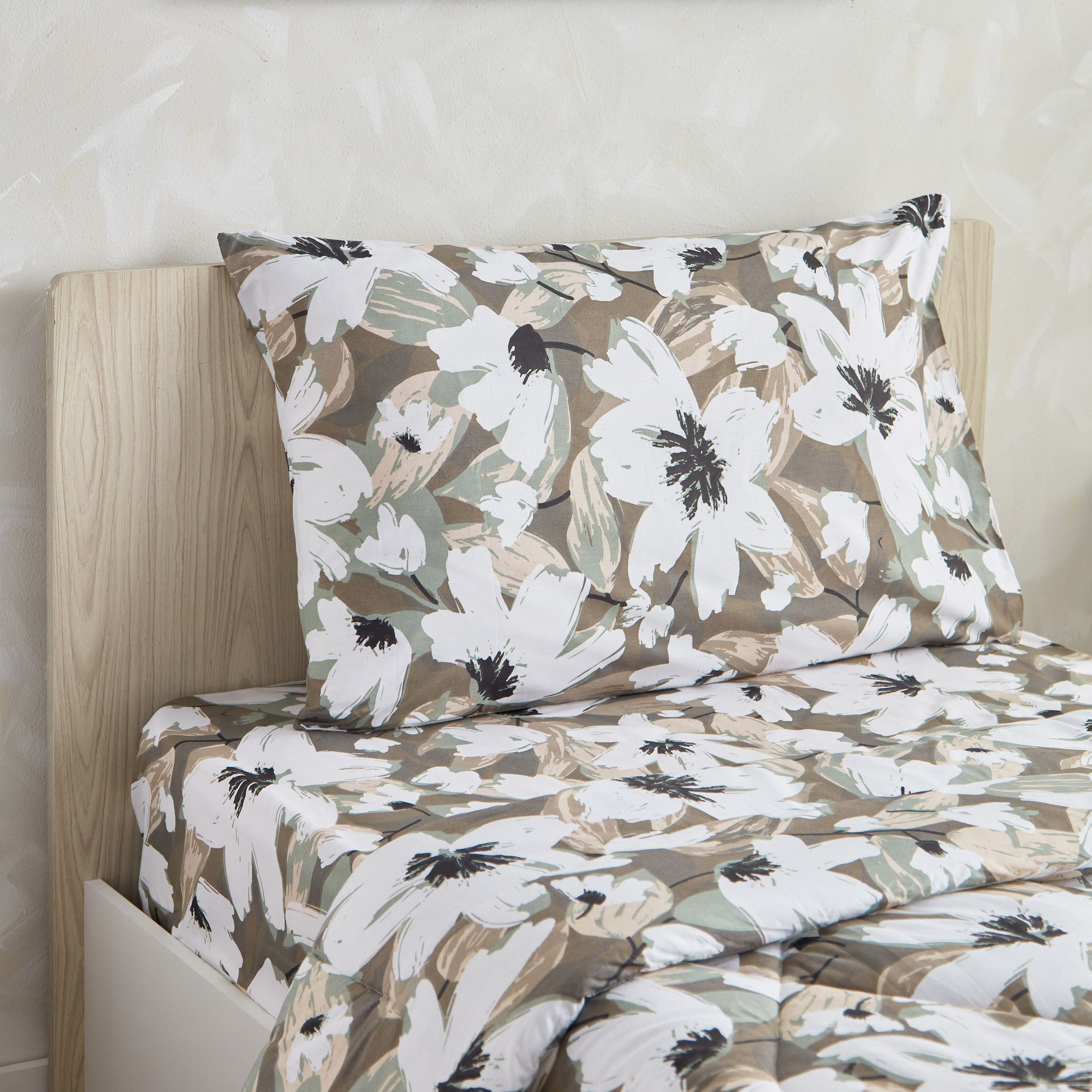طقم لحاف قطن فردي قطعتين بطبعات من إستونيا - 135x220 سم-hbxkidsandyouth-beddingandfurnishings-comfortersets-image-3