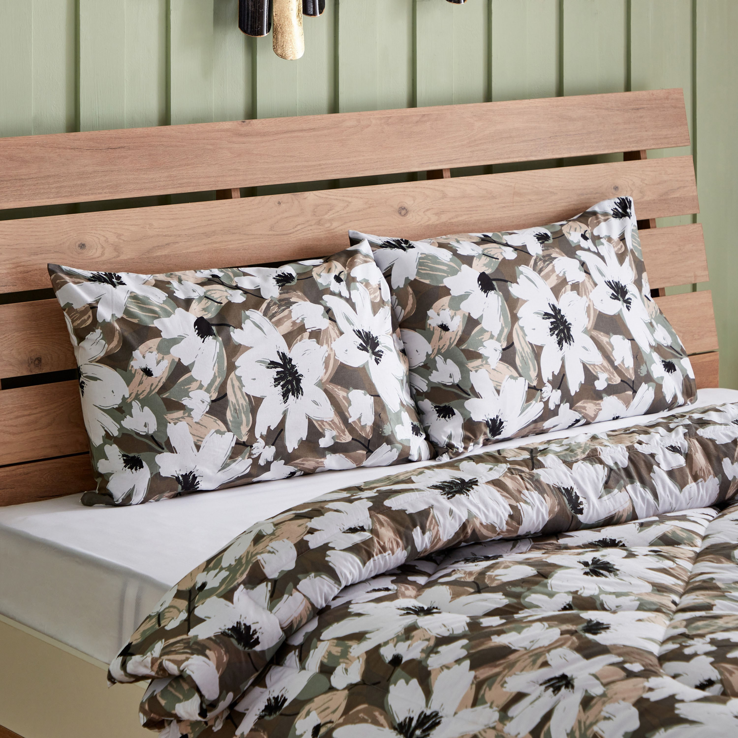 طقم لحاف سوبر كينج قطن بطبعات 3 قطع من إستونيا - 240x240 سم-hbxhomeware-hbxdecorandfurnishings-image-3