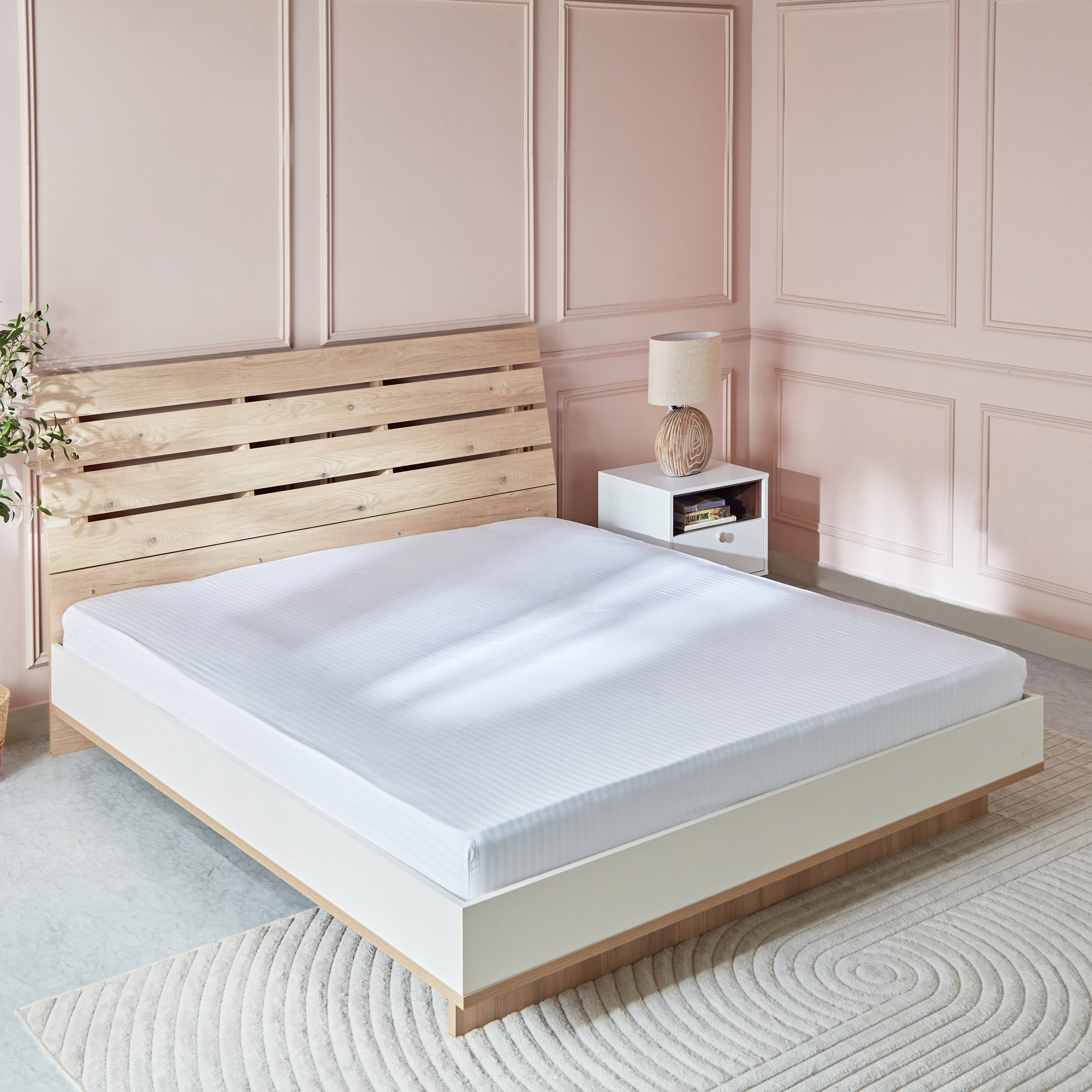 شرشف مطاطي كوين قطن بي سي أي بتقليم ساتن من هاميلتون - 150x200+33 سم-hbxhomeware-bedding-fittedsheets-image-1