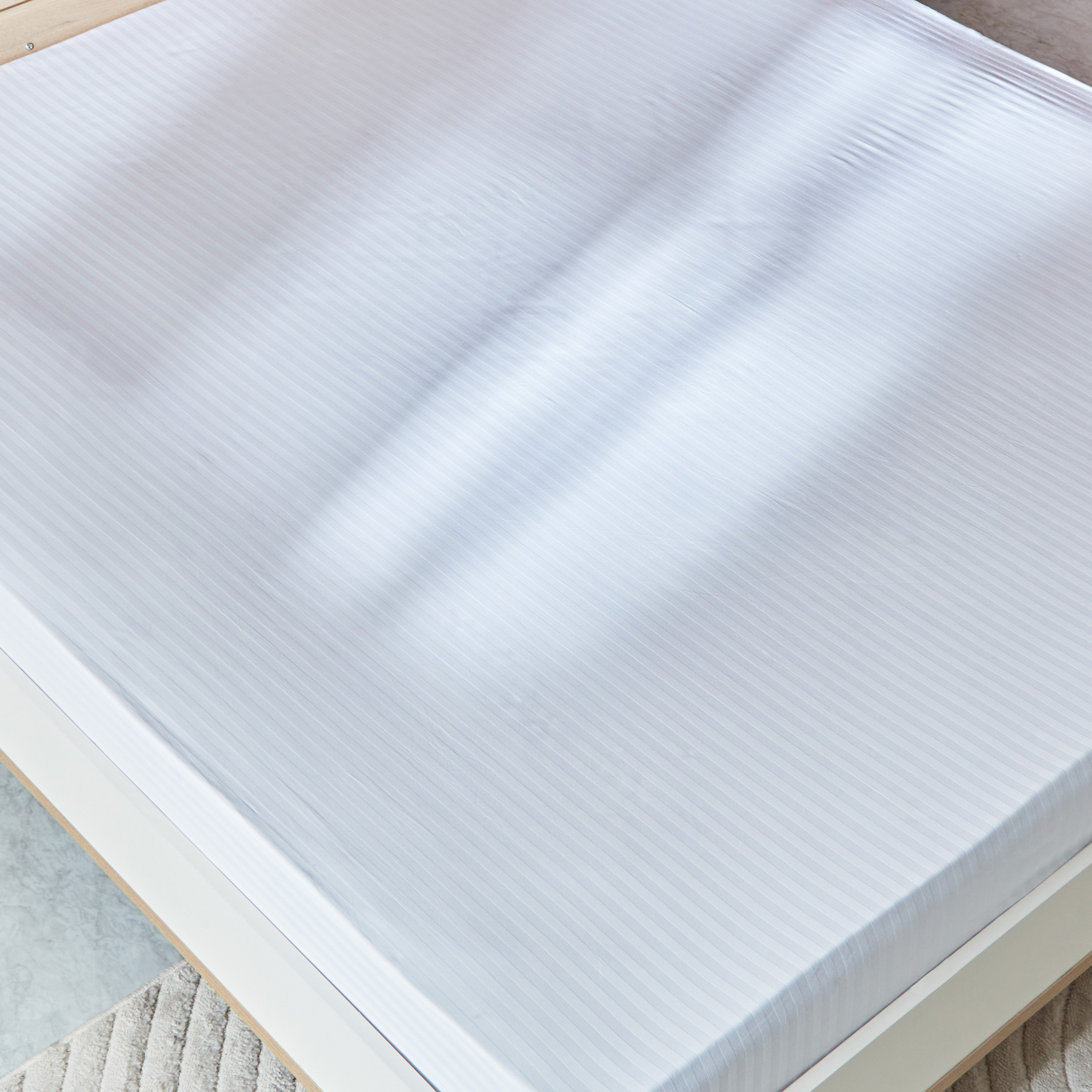 شرشف مطاطي كوين قطن بي سي أي بتقليم ساتن من هاميلتون - 150x200+33 سم-hbxhomeware-bedding-fittedsheets-image-3