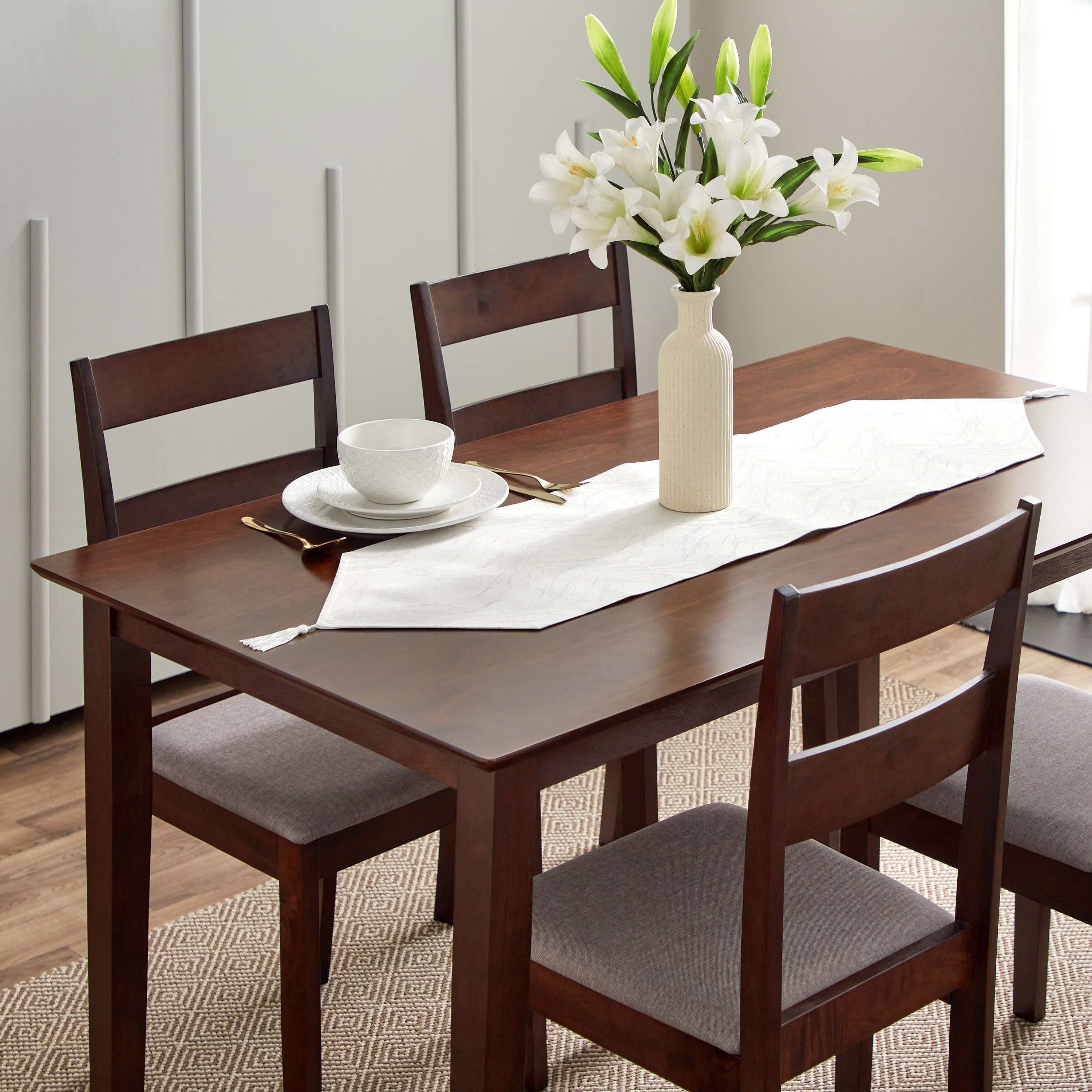 مفرش طاولة جاكار يستخدم على الوجهين من هاربر ماربيلا - 33x120 سم-hbxdecorandfurnishings-homefurnishings-tablelinens-image-6