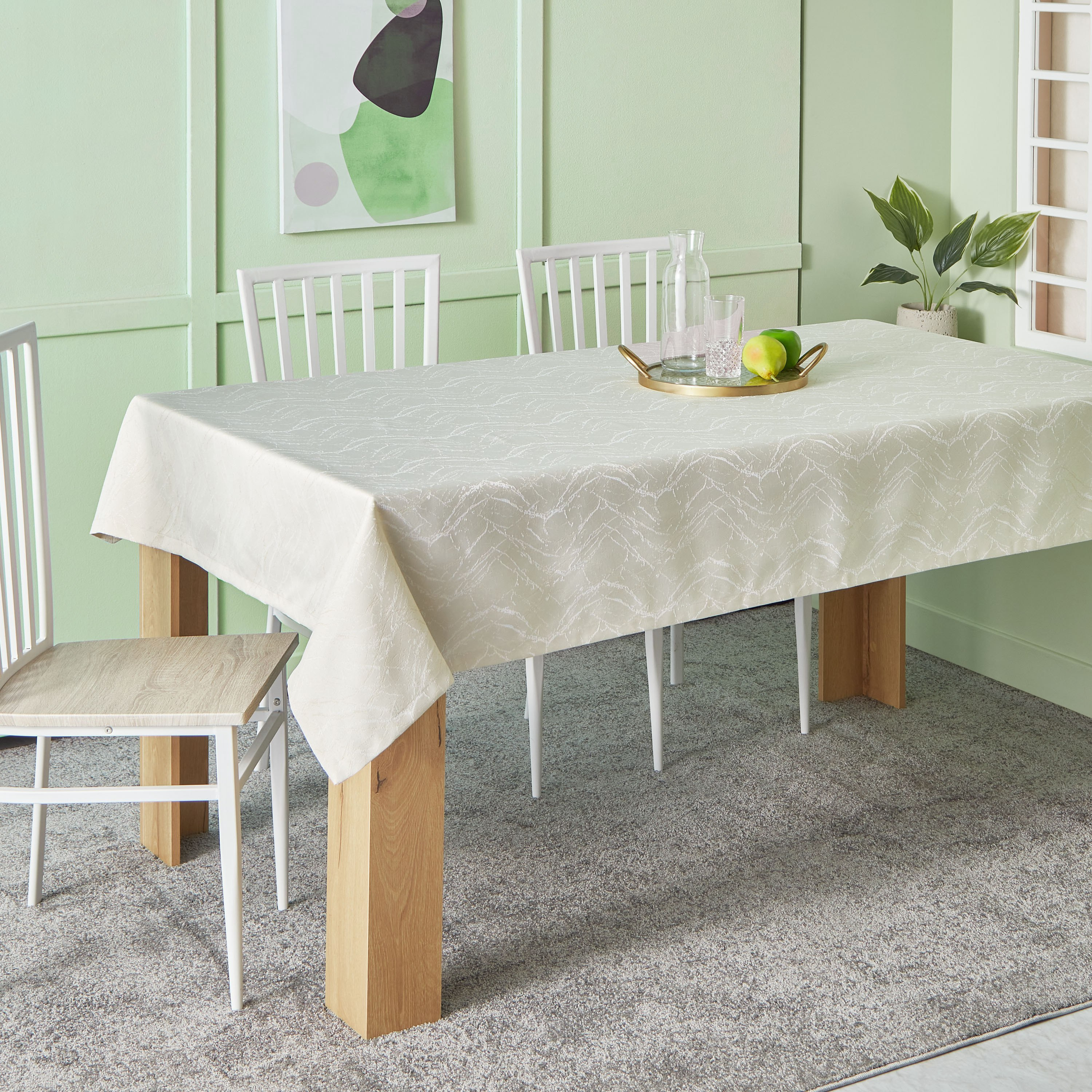 مفرش طاولة جاكارد يُستخدم على الوجهين ماربيلا من هاربر - 140x200 سم-hbxdecorandfurnishings-homefurnishings-tablelinens-image-1