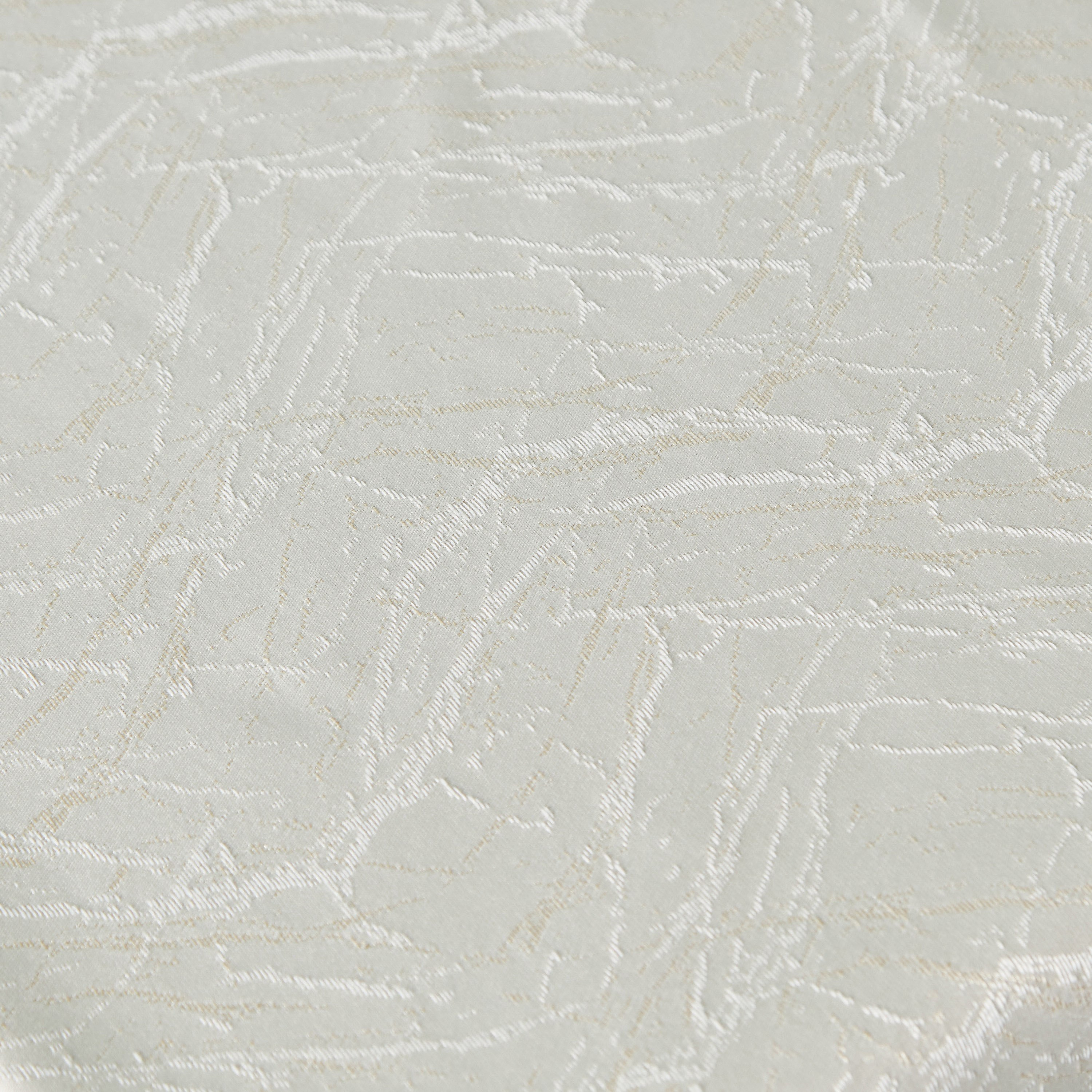 مفرش طاولة جاكارد يُستخدم على الوجهين ماربيلا من هاربر - 140x200 سم-hbxdecorandfurnishings-homefurnishings-tablelinens-image-3