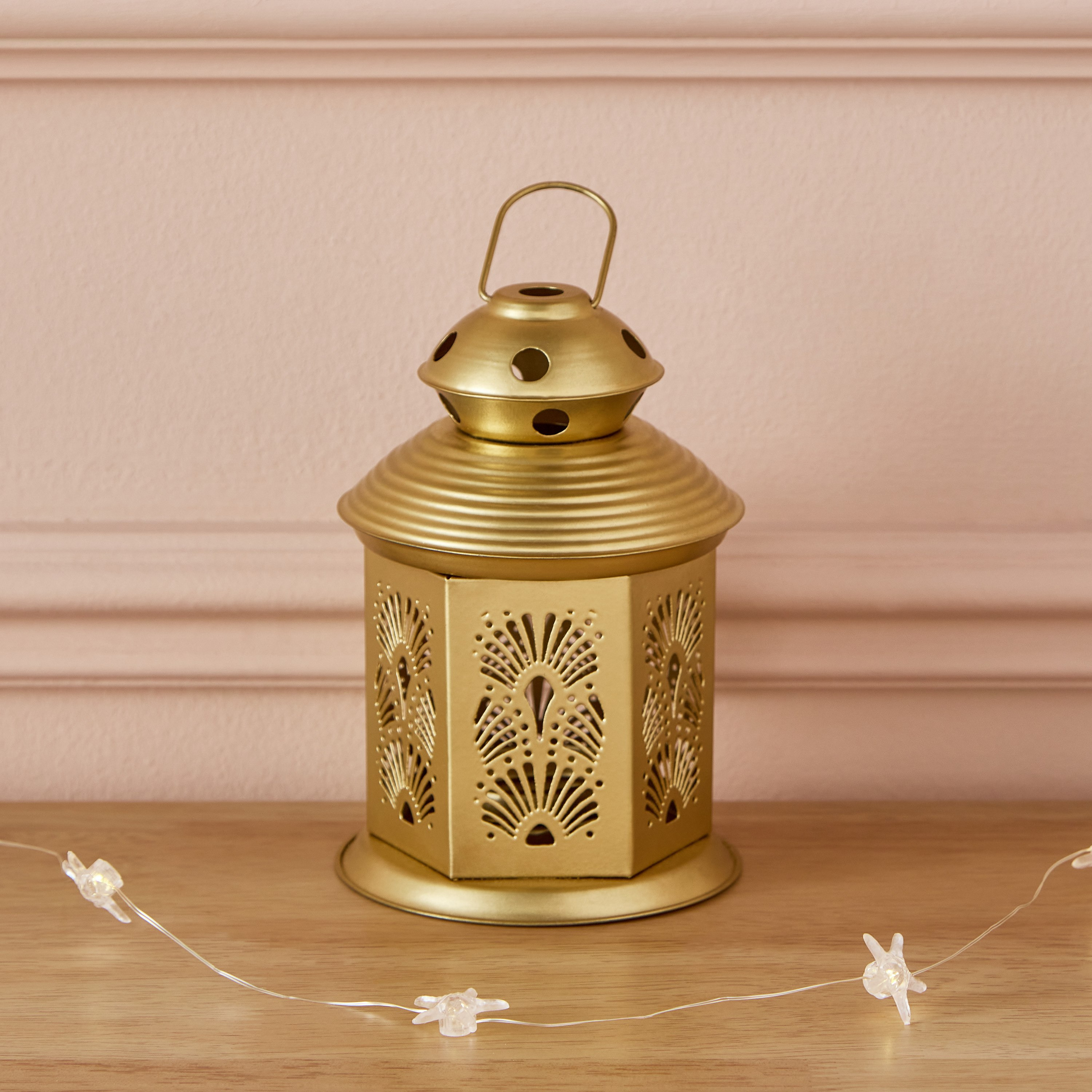 فانوس معدن محفور من فليكر - 9x9x14 سم-hbxdecorandfurnishings-homeaccessories-lanterns-image-2