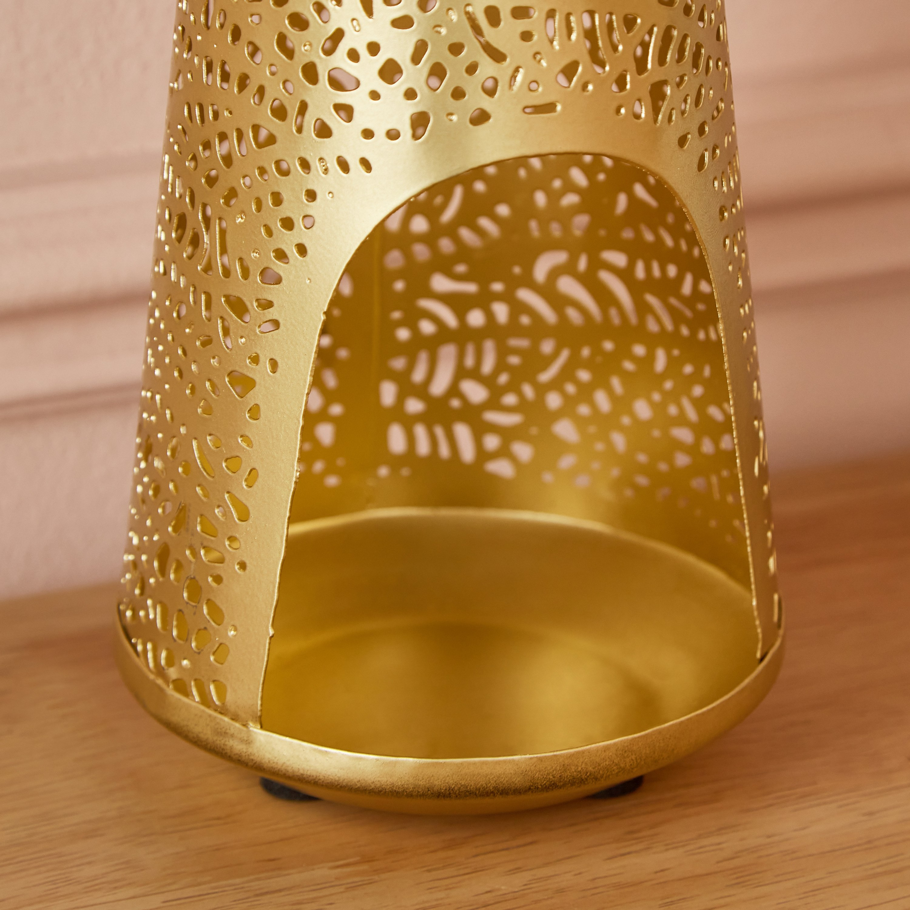 فانوس ديكور معدن محفور من فليكر - 11x11x18 سم-hbxdecorandfurnishings-homeaccessories-lanterns-image-3