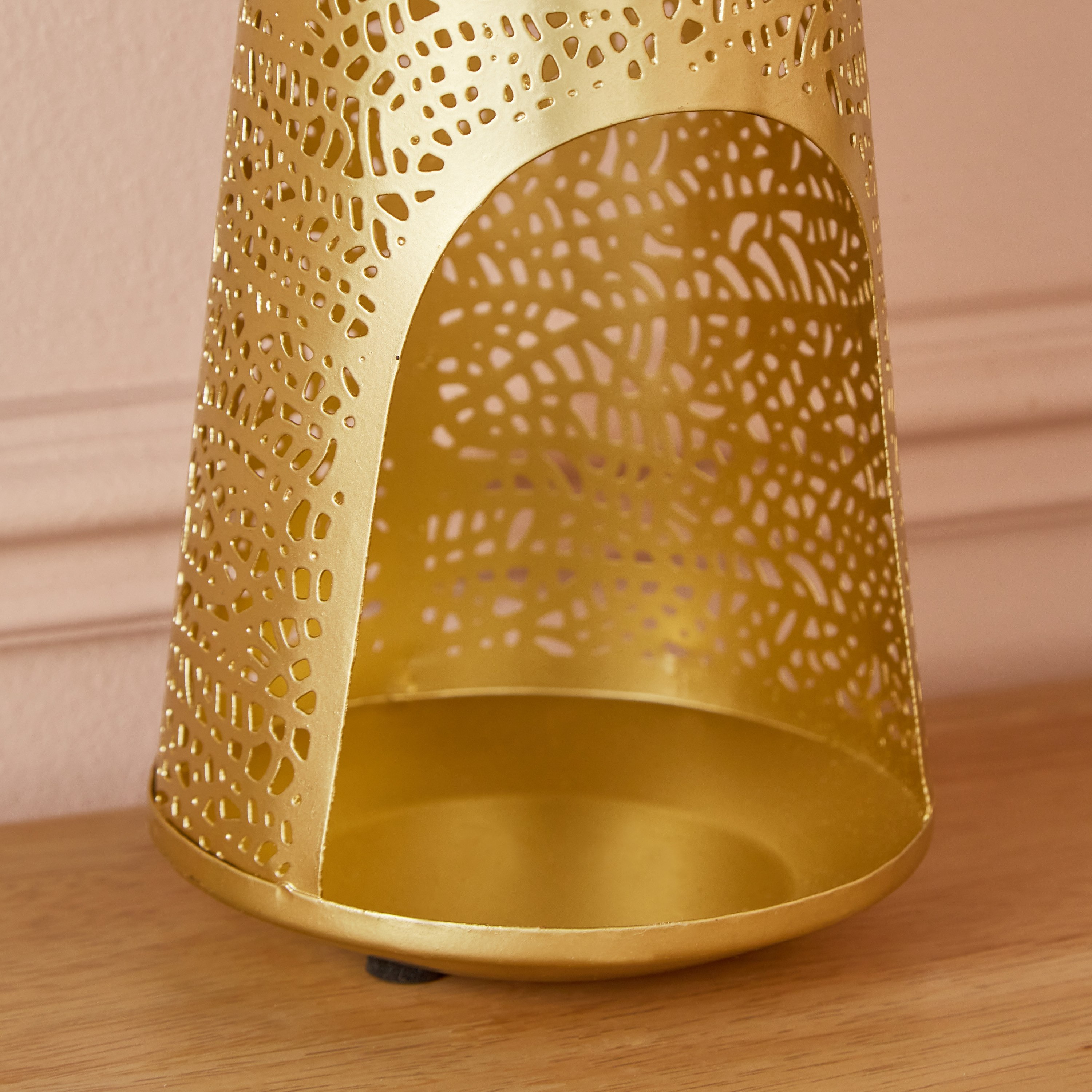 فانوس ديكور معدن محفور من فليكر - 13x13x27 سم-hbxdecorandfurnishings-homeaccessories-lanterns-image-3