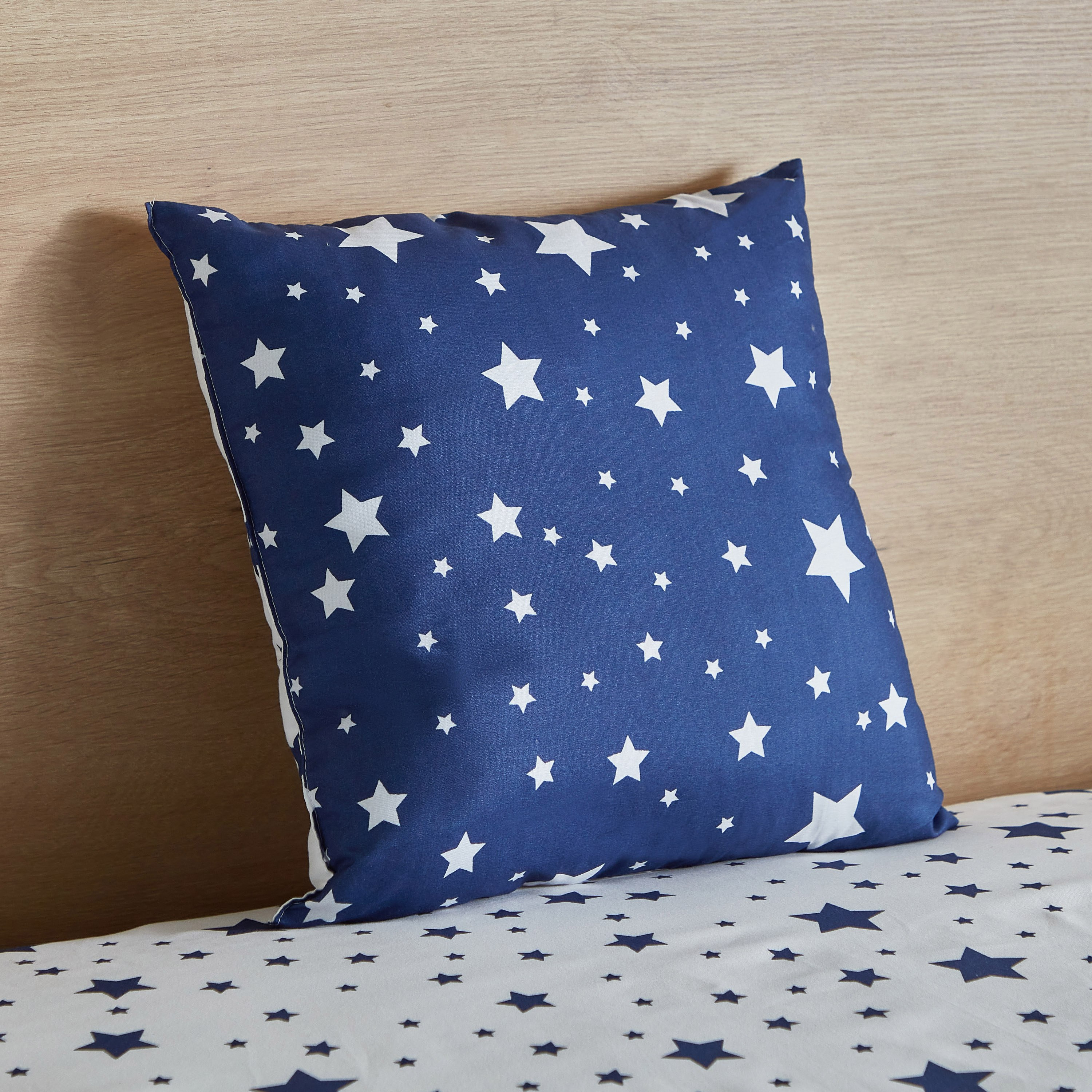 وسادة محشوة قابلة للاستخدام على الوجهين ستاري نايتس من نورا - 40x40 سم-hbxhomeware-hbxkidsandyouth-image-1