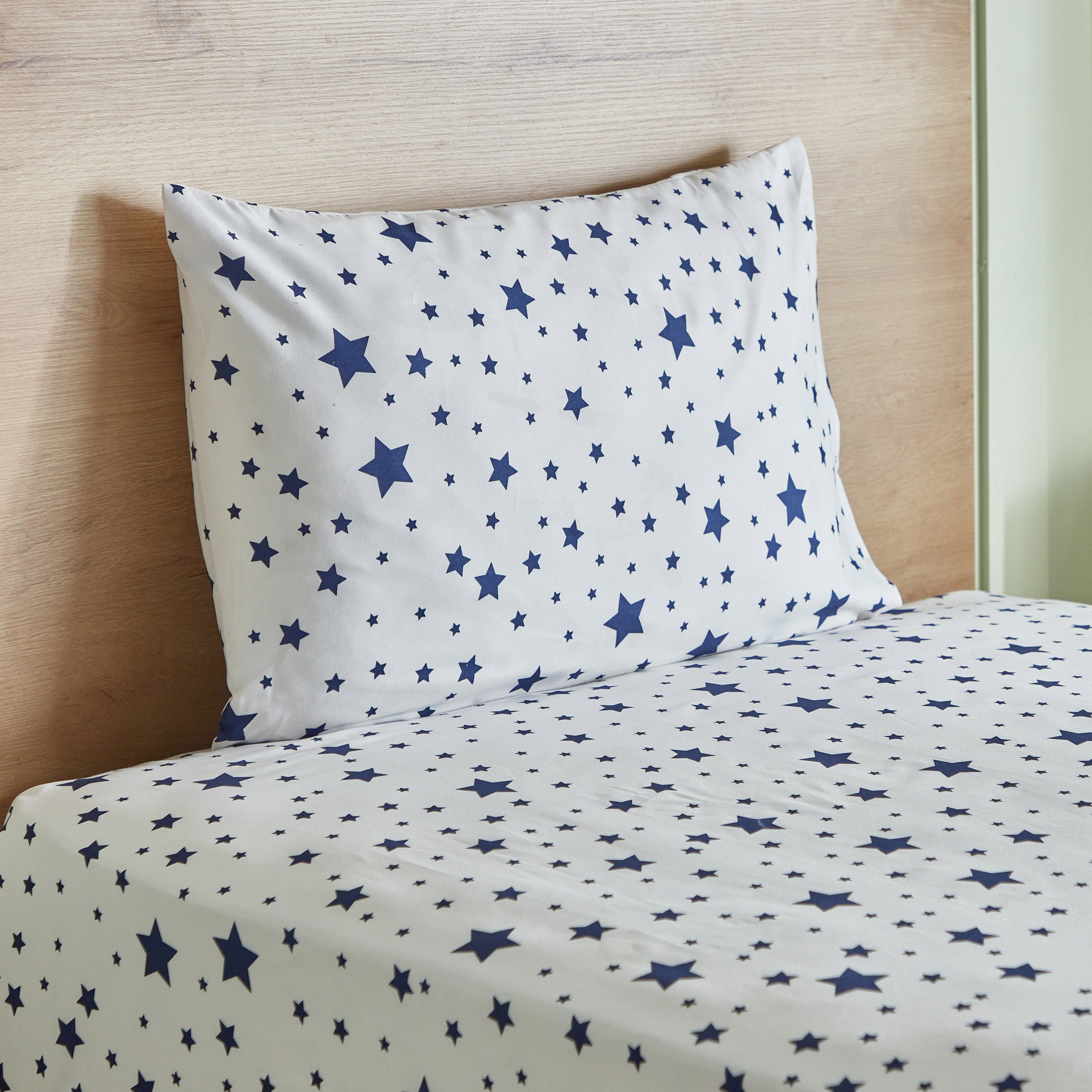 شرشف مسطح توين من الألياف الدقيقة مع غطاء وسادة ستاري نايتس من نورا- 160x240 سم-hbxhomeware-hbxkidsandyouth-image-5