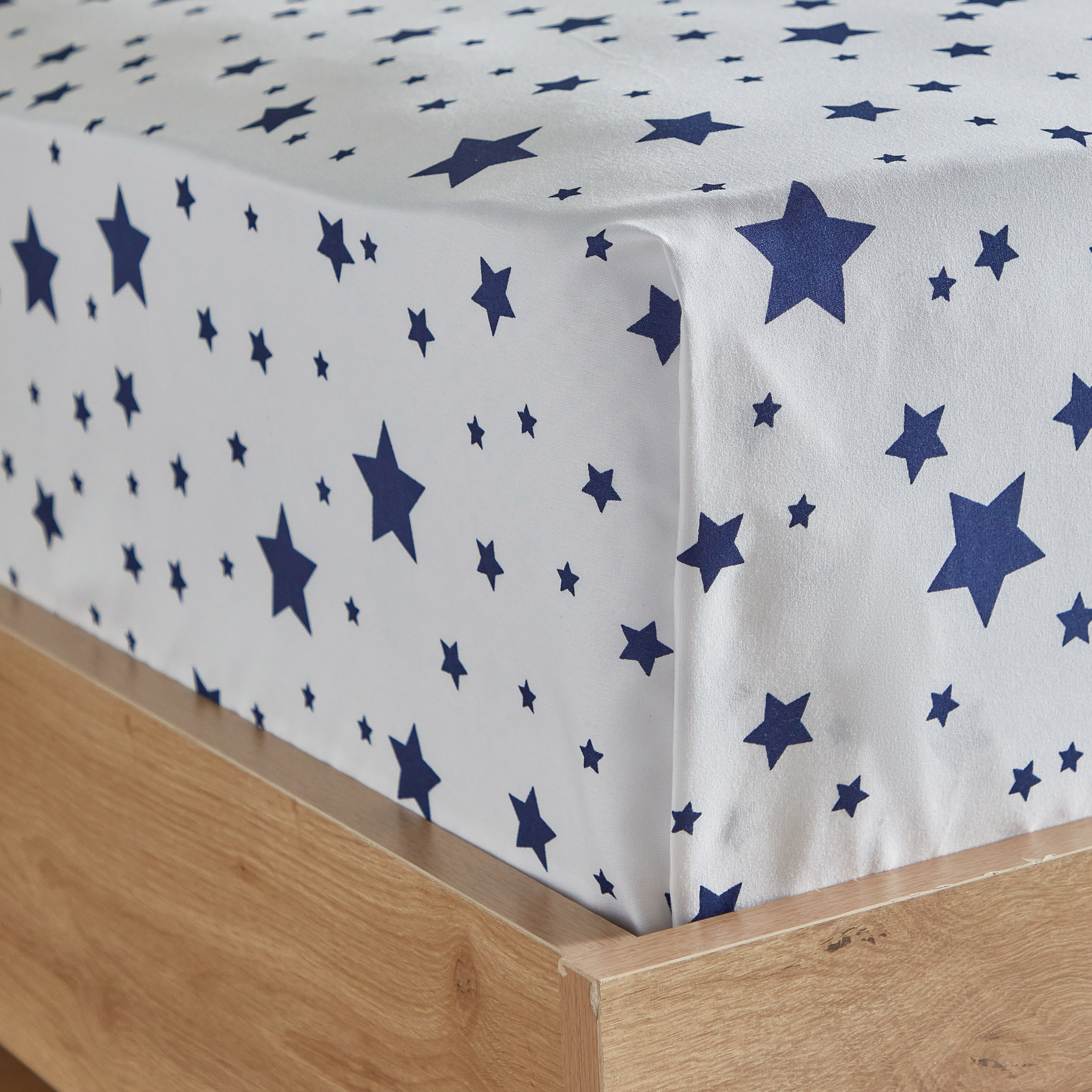شرشف مسطح توين من الألياف الدقيقة مع غطاء وسادة ستاري نايتس من نورا- 160x240 سم-hbxhomeware-hbxkidsandyouth-image-6