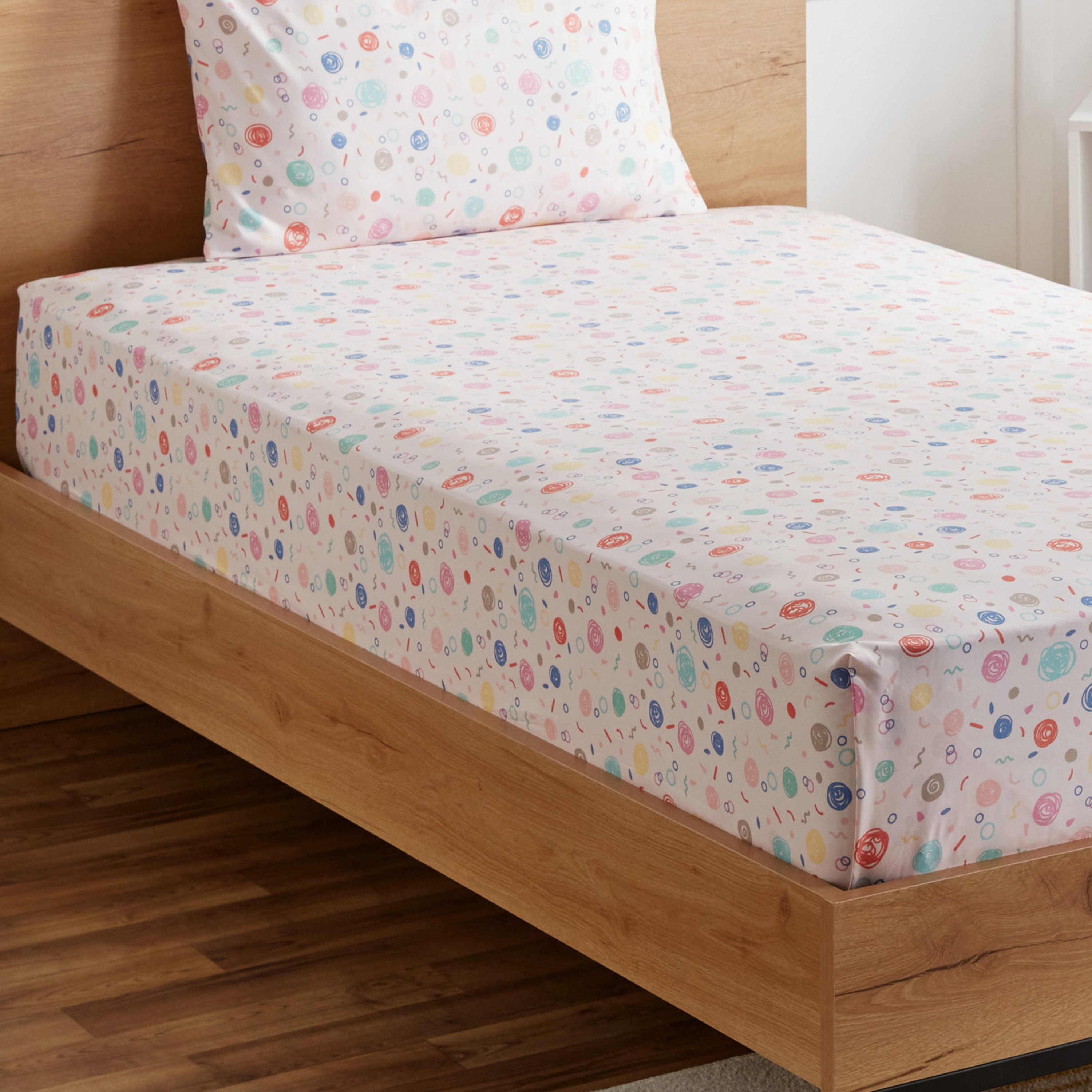 طقم شرشف مسطّح توين من ألياف دقيقة دودل قطعتين من نورا- 160x240 سم-hbxhomeware-hbxkidsandyouth-image-1