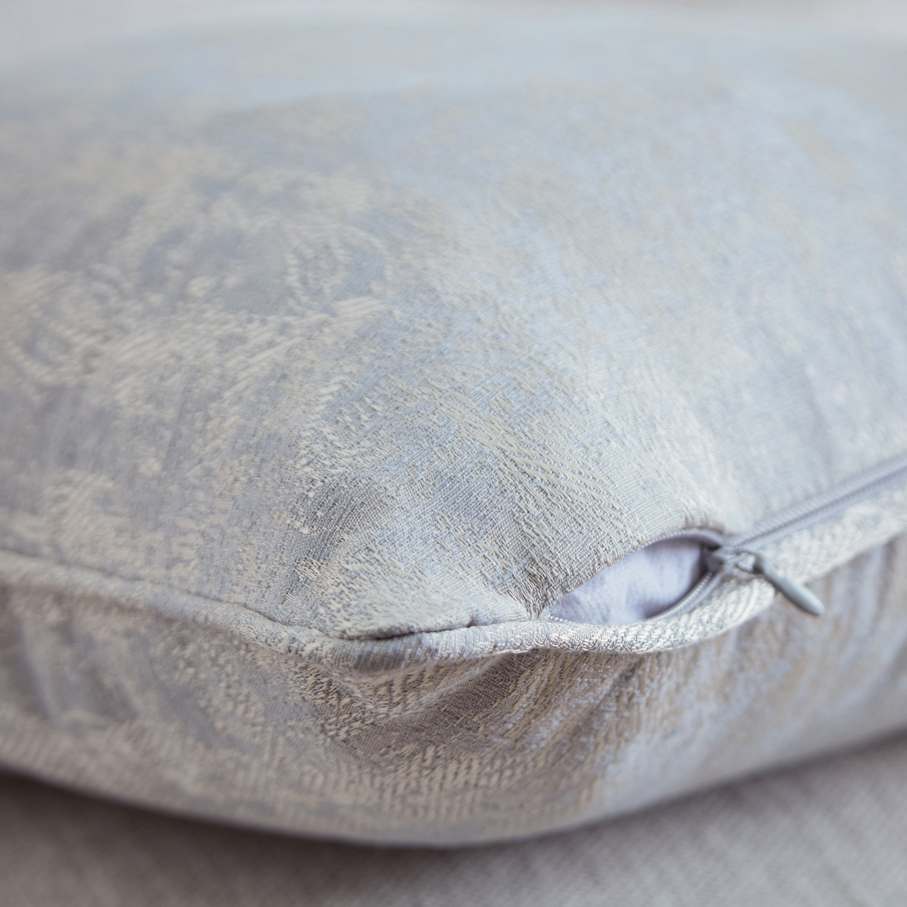غطاء وسادة جاكار ليلي من أوليفيا - 40x40 سم-hbxhomeware-cushionsandcovers-cushioncovers-image-3